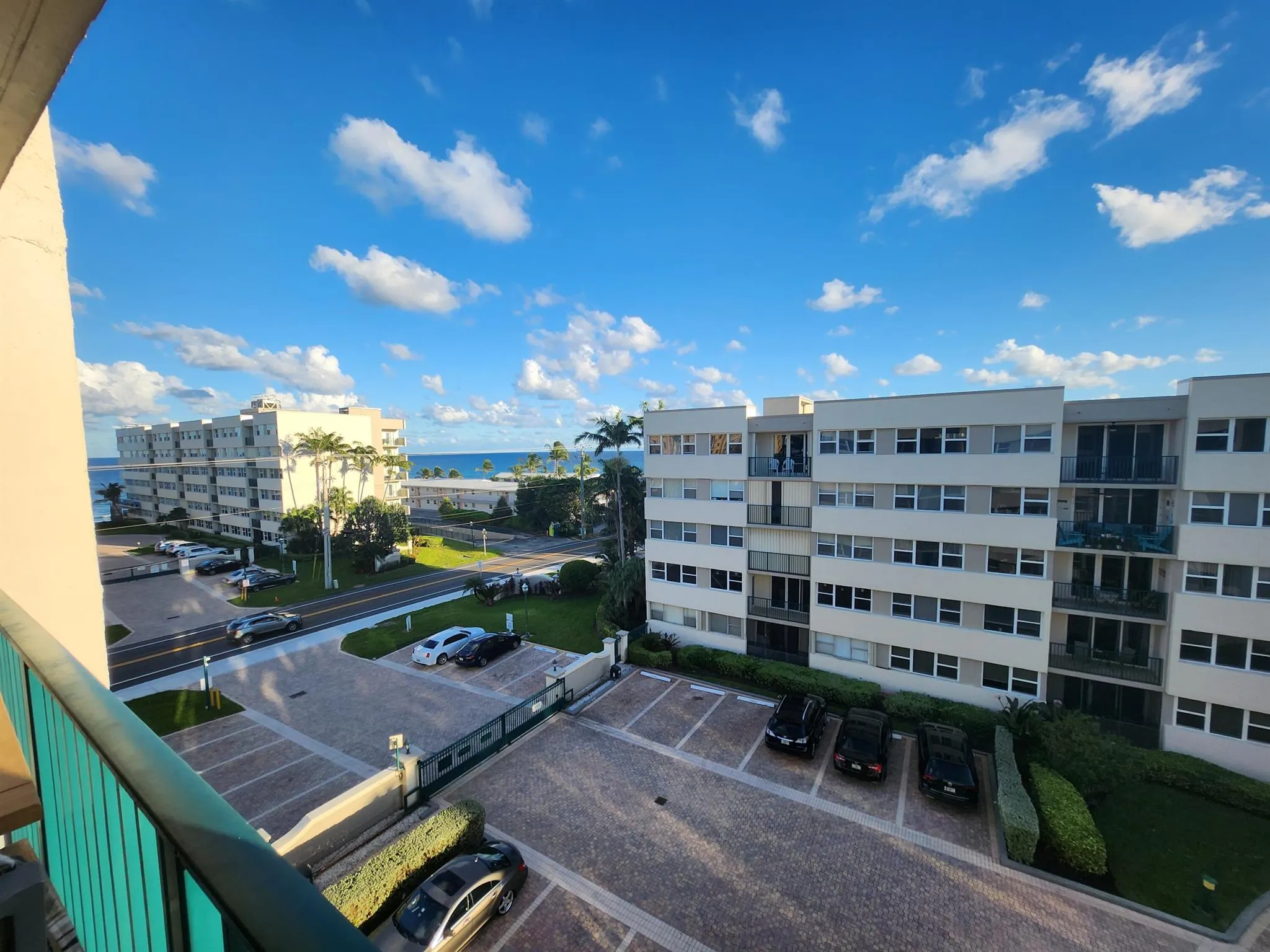 1238 Hillsboro Mile, #509