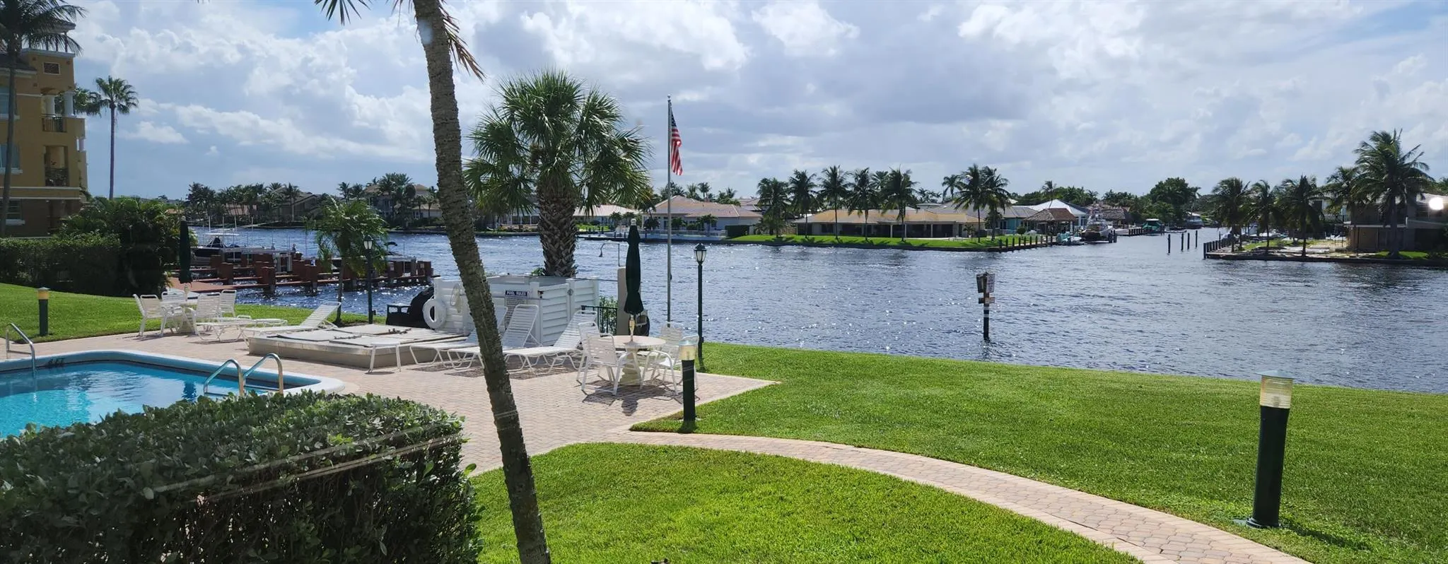 1238 Hillsboro Mile, #509