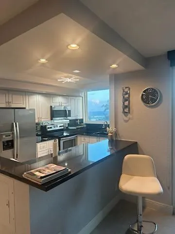 1238 Hillsboro Mile, #509