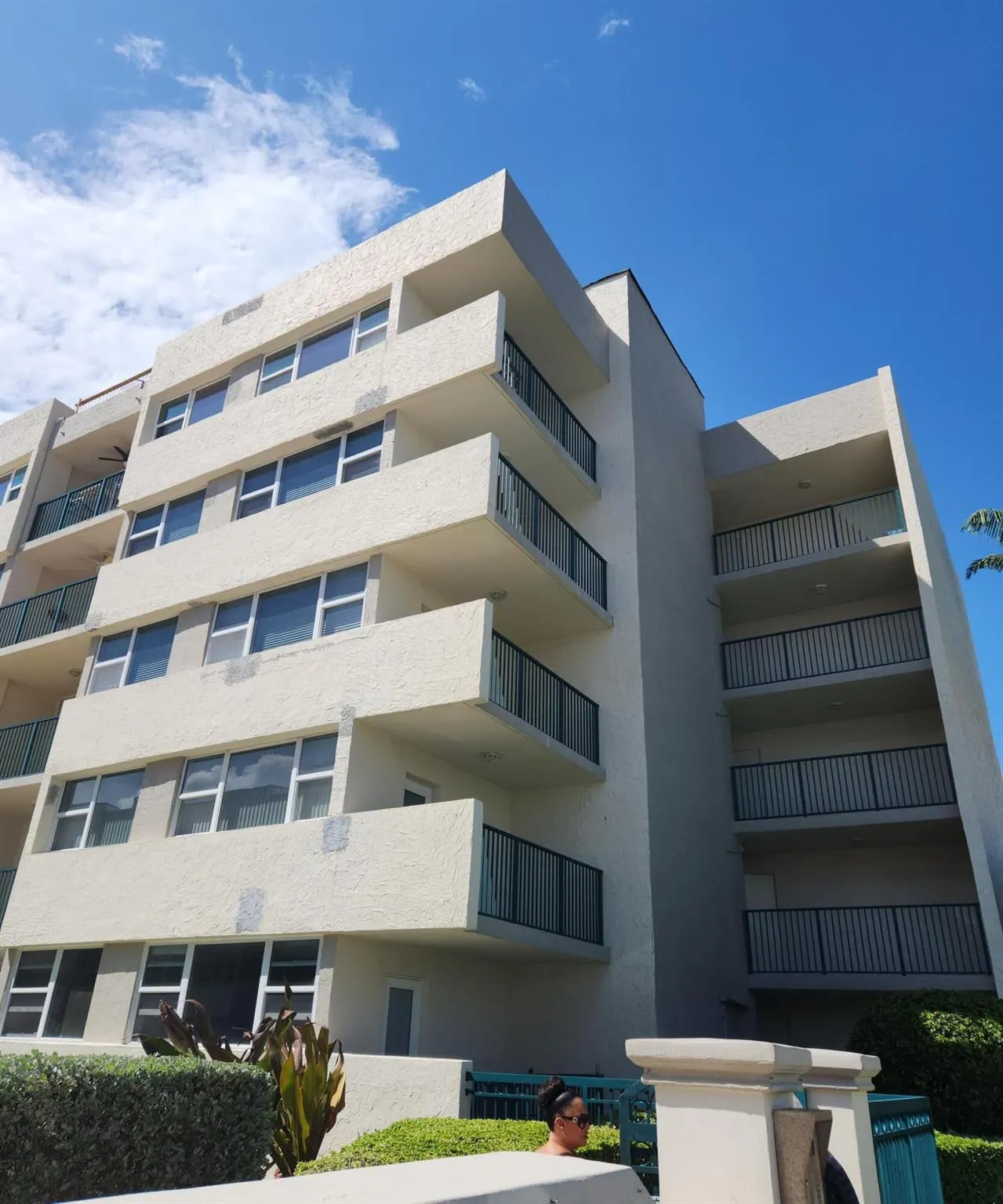 1238 Hillsboro Mile, #509