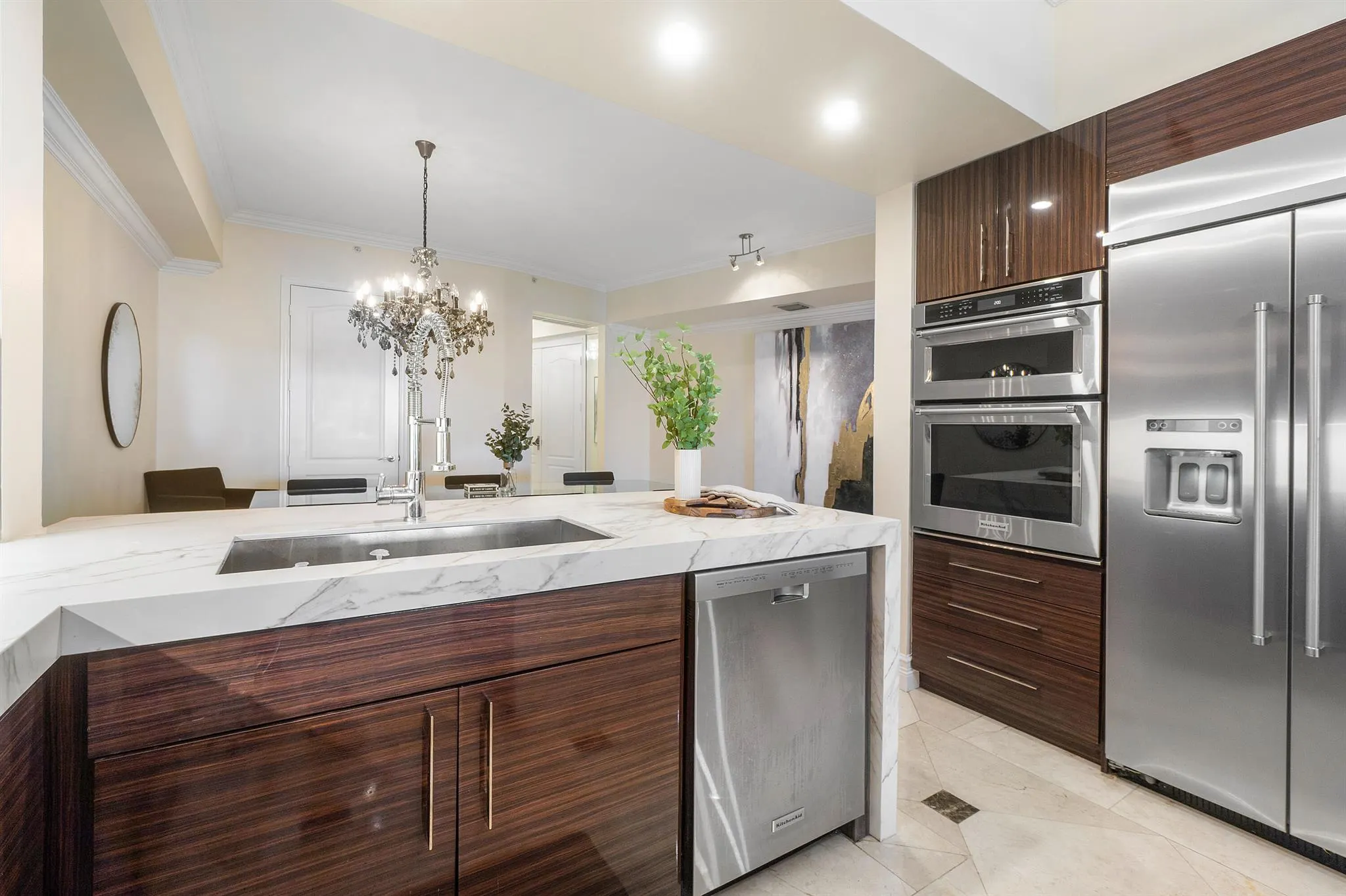201 S Narcissus Avenue, #605