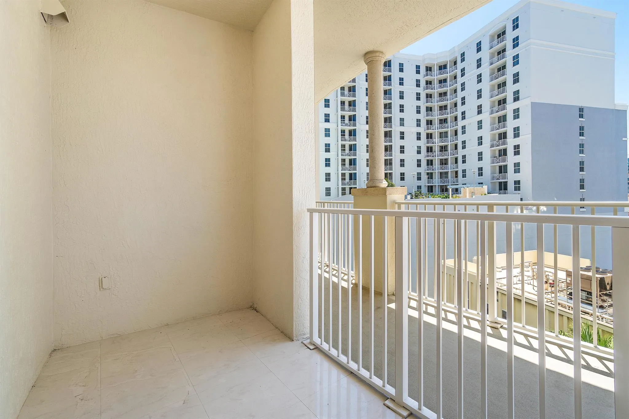 201 S Narcissus Avenue, #605
