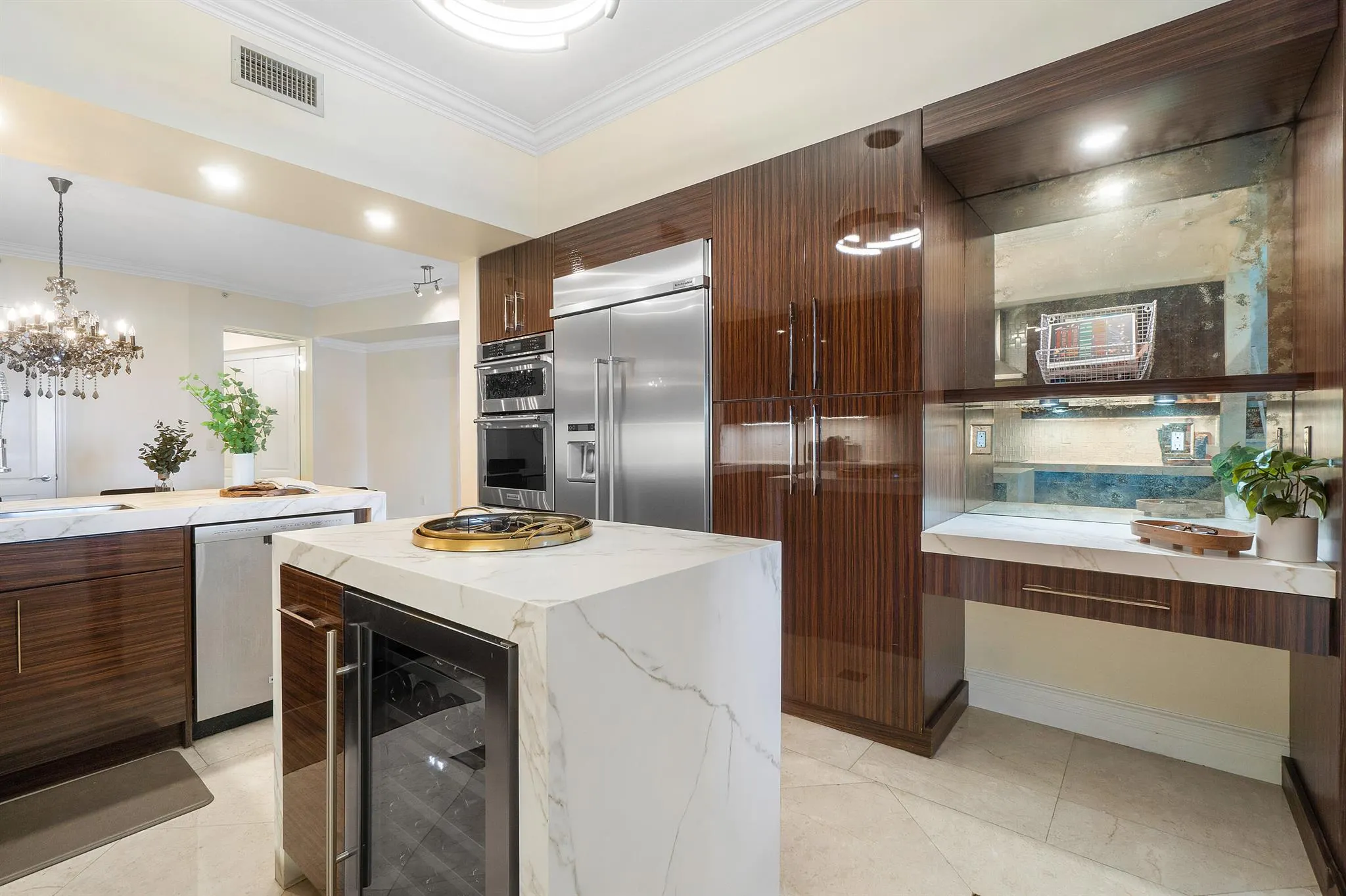 201 S Narcissus Avenue, #605