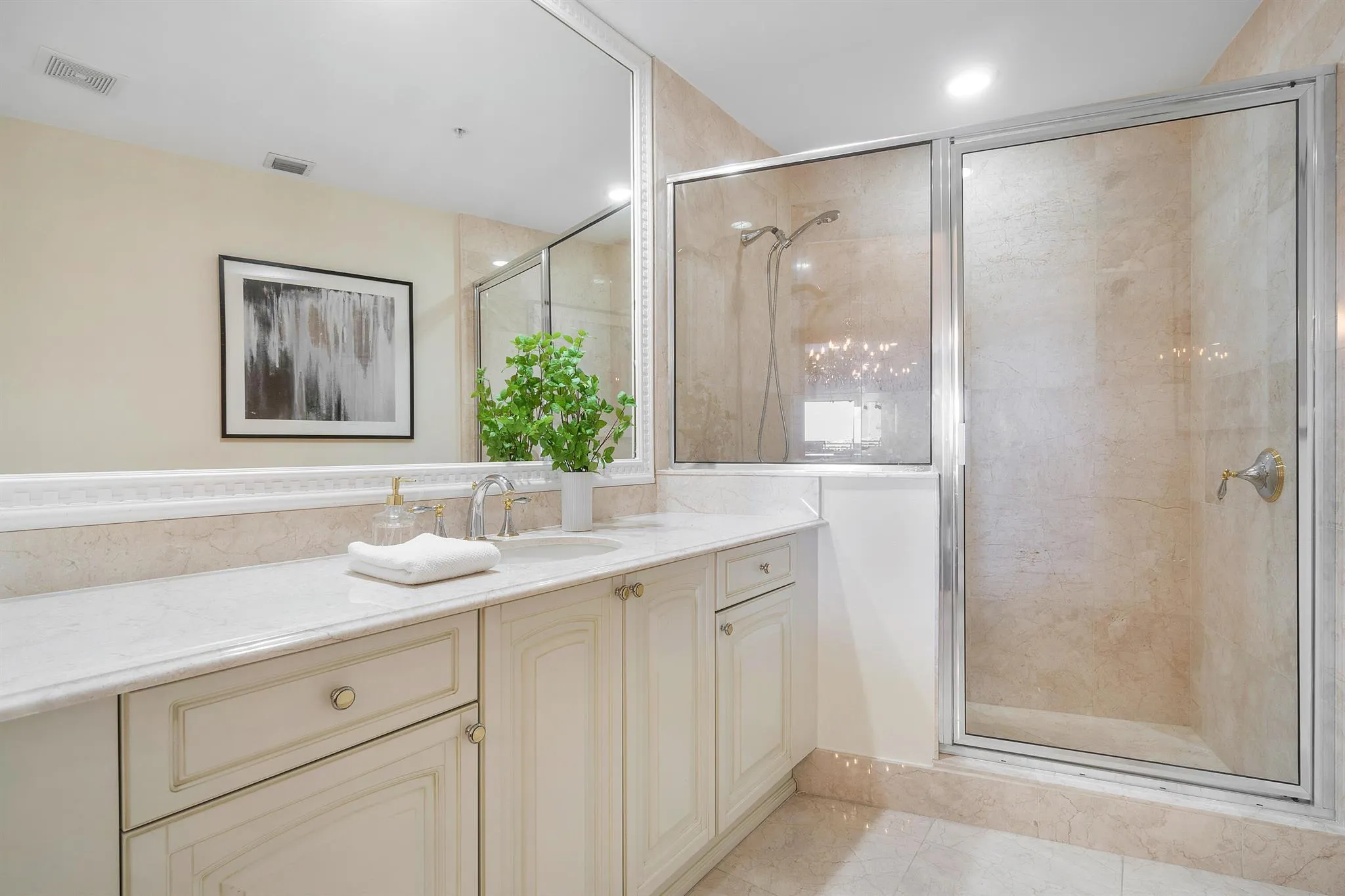 201 S Narcissus Avenue, #605