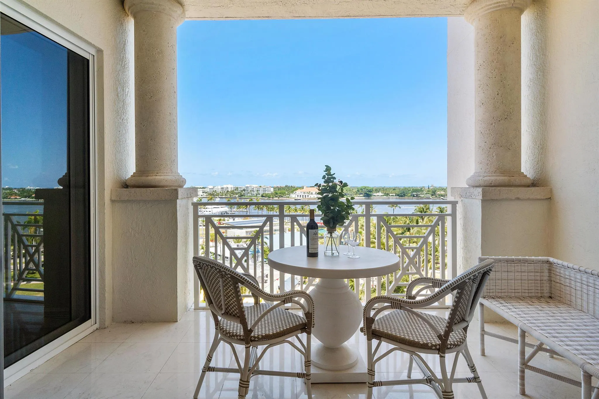 201 S Narcissus Avenue, #605