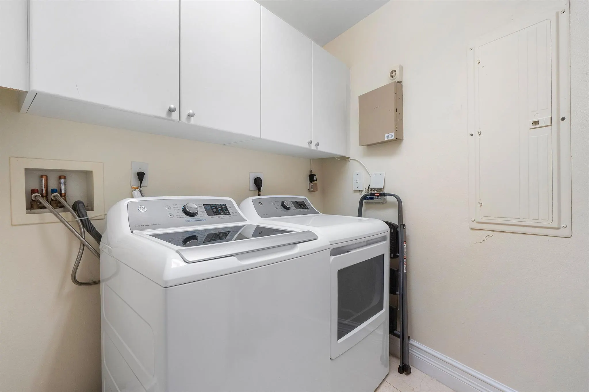 201 S Narcissus Avenue, #605