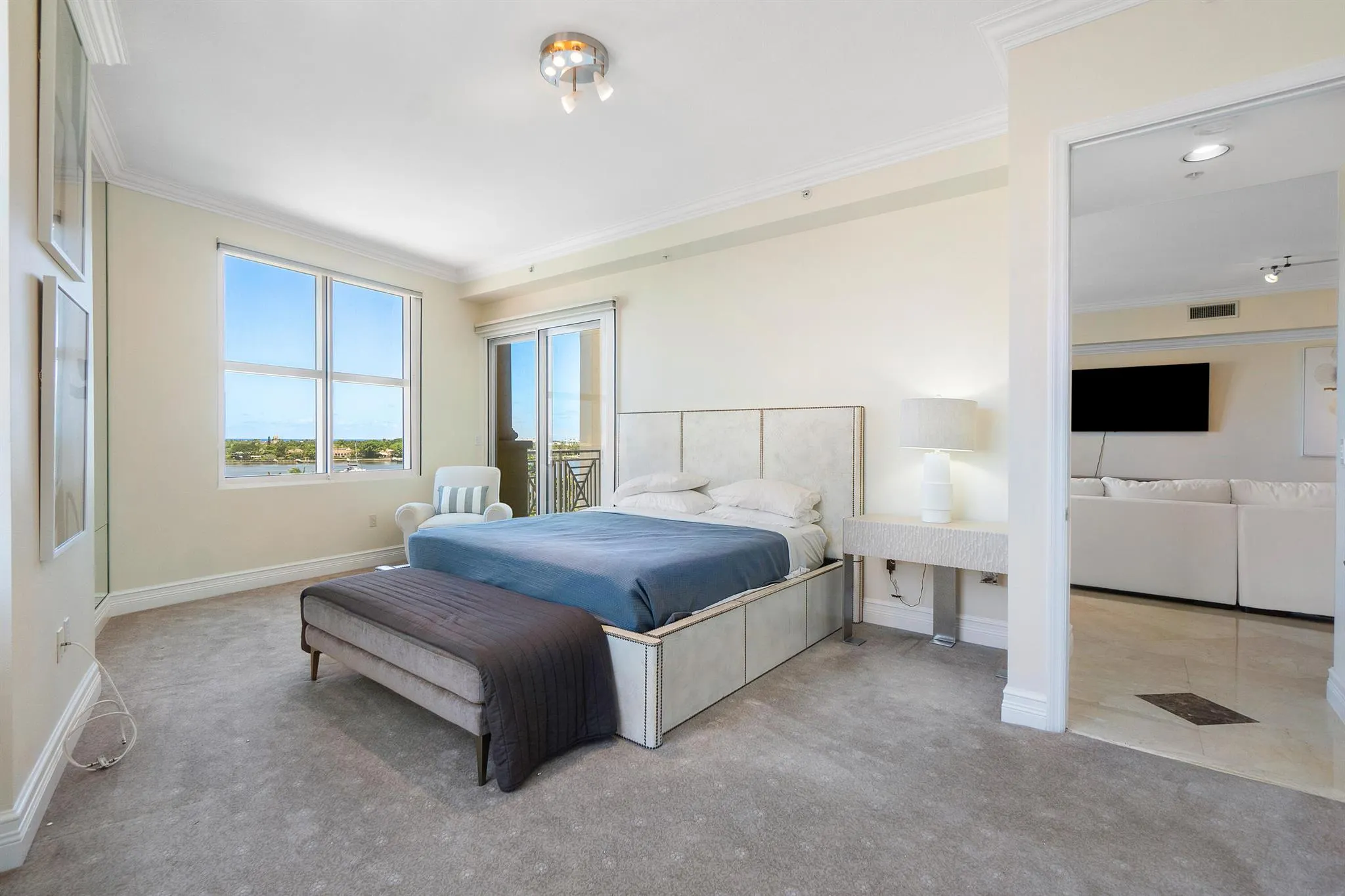 201 S Narcissus Avenue, #605