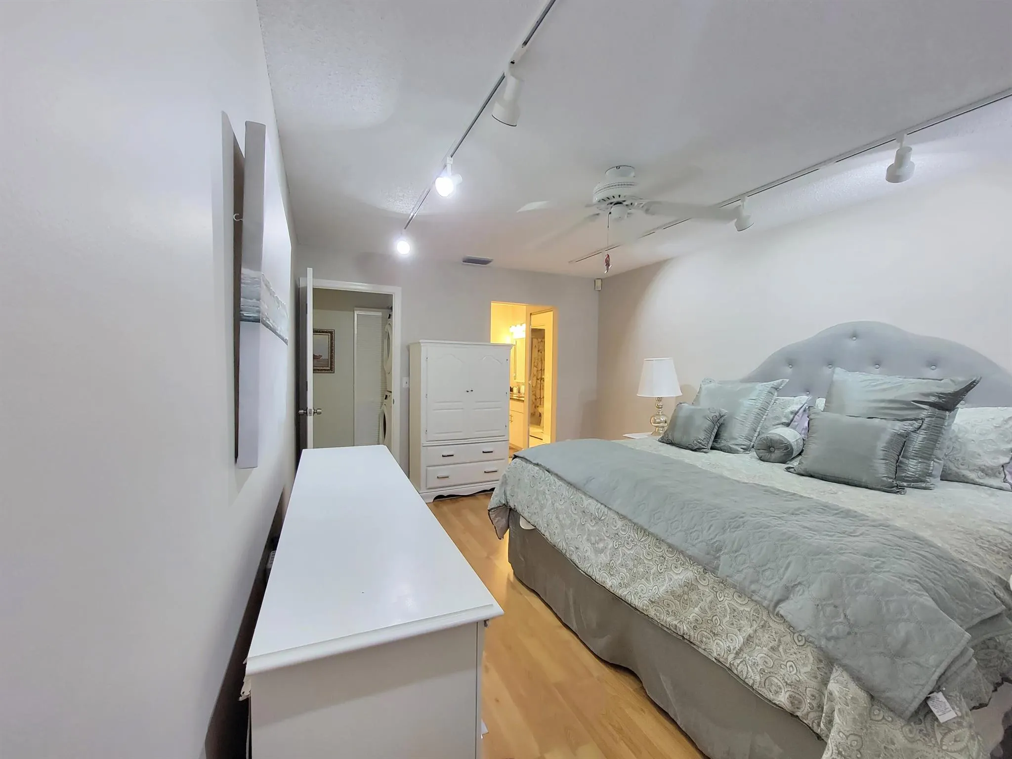 1072 Keystone Drive, #E