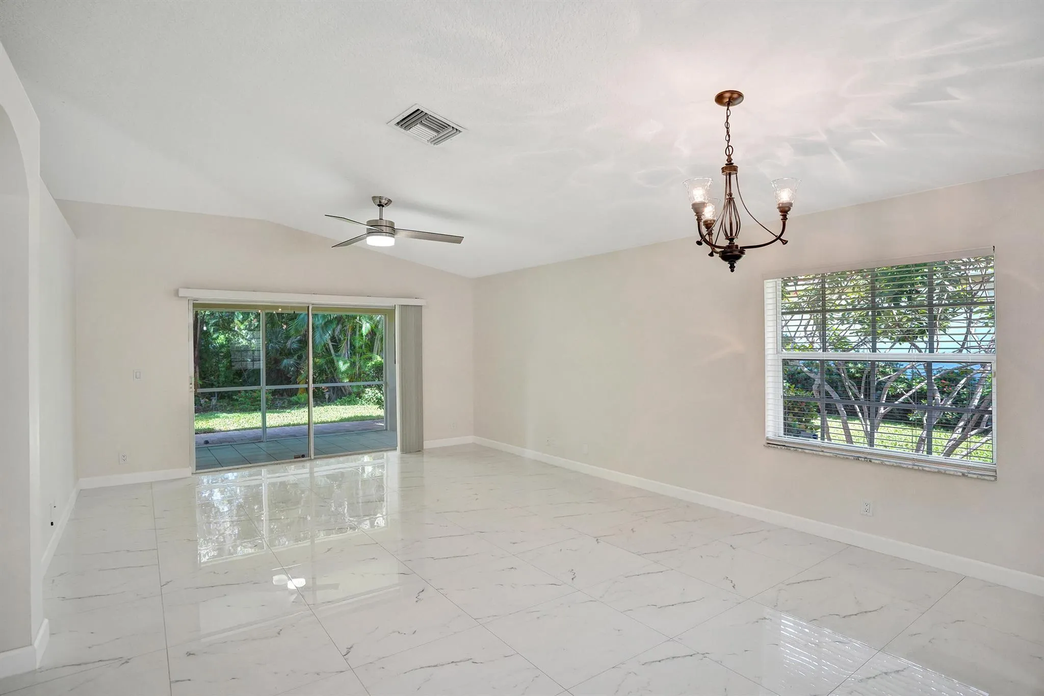 5033 S La Sedona Circle