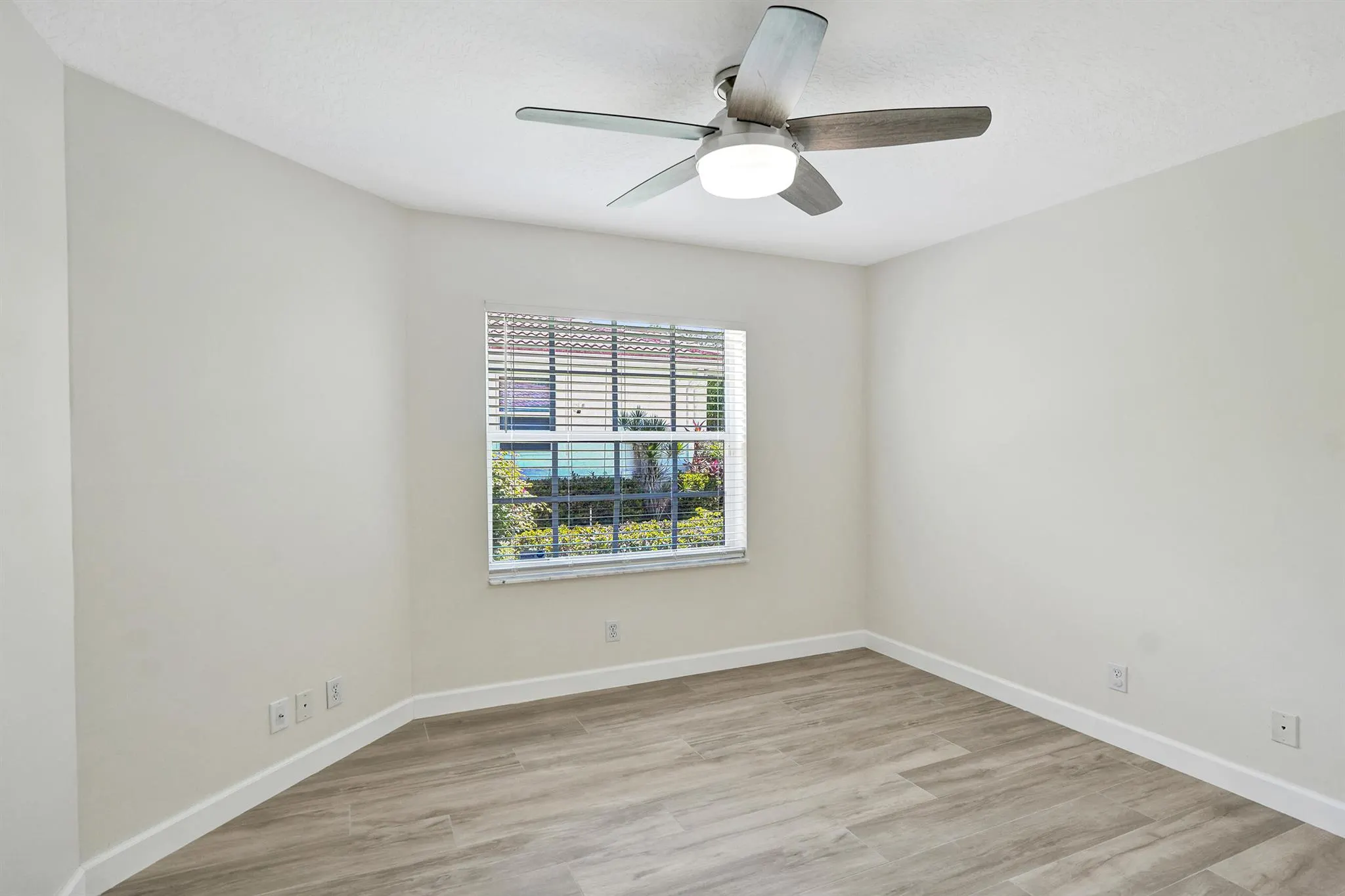 5033 S La Sedona Circle