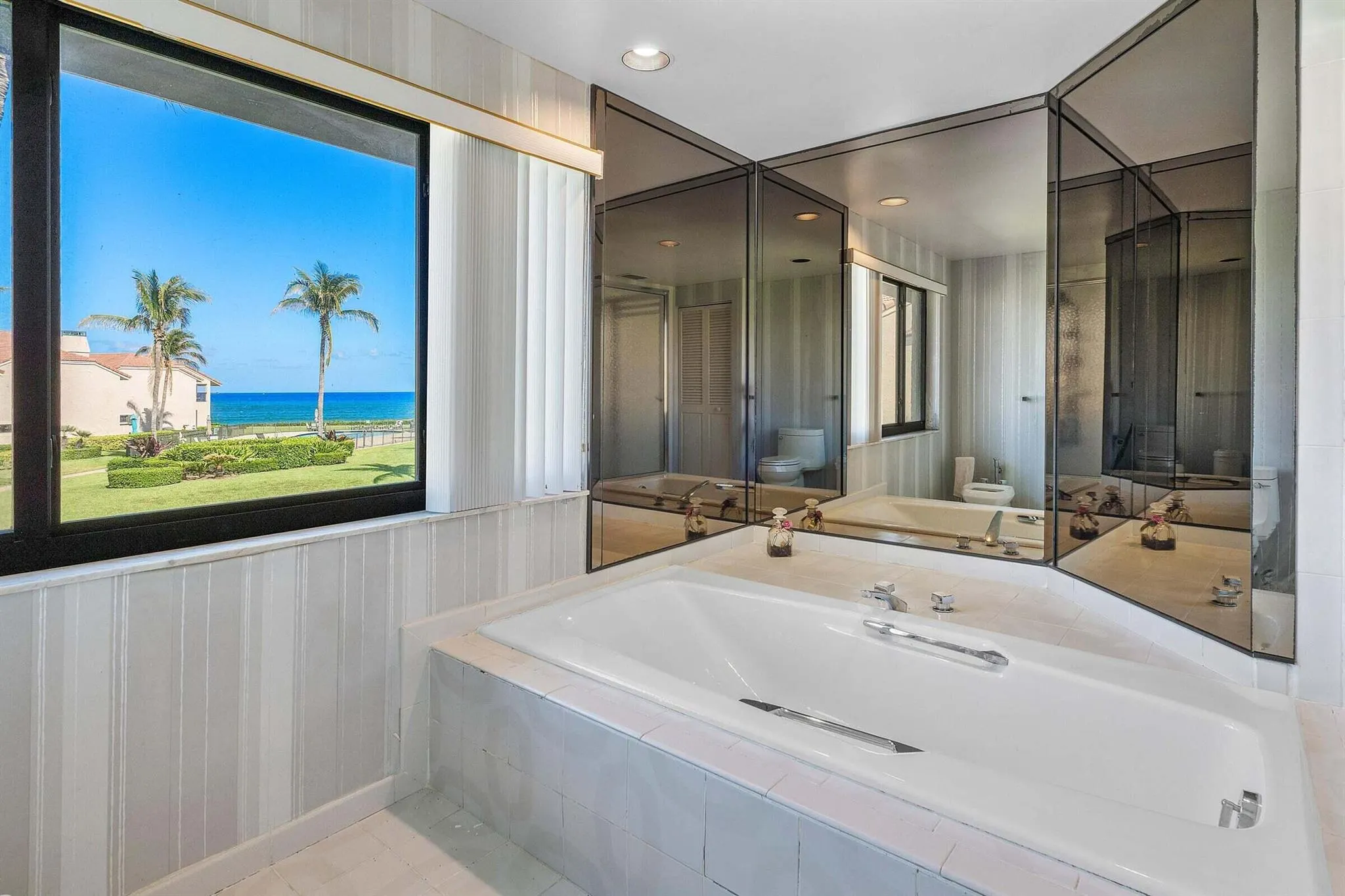 6711 N Ocean Boulevard, #13