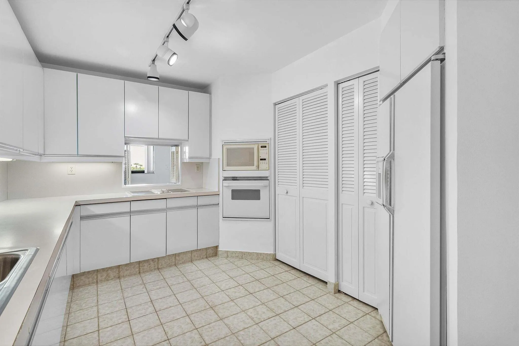 6711 N Ocean Boulevard, #13