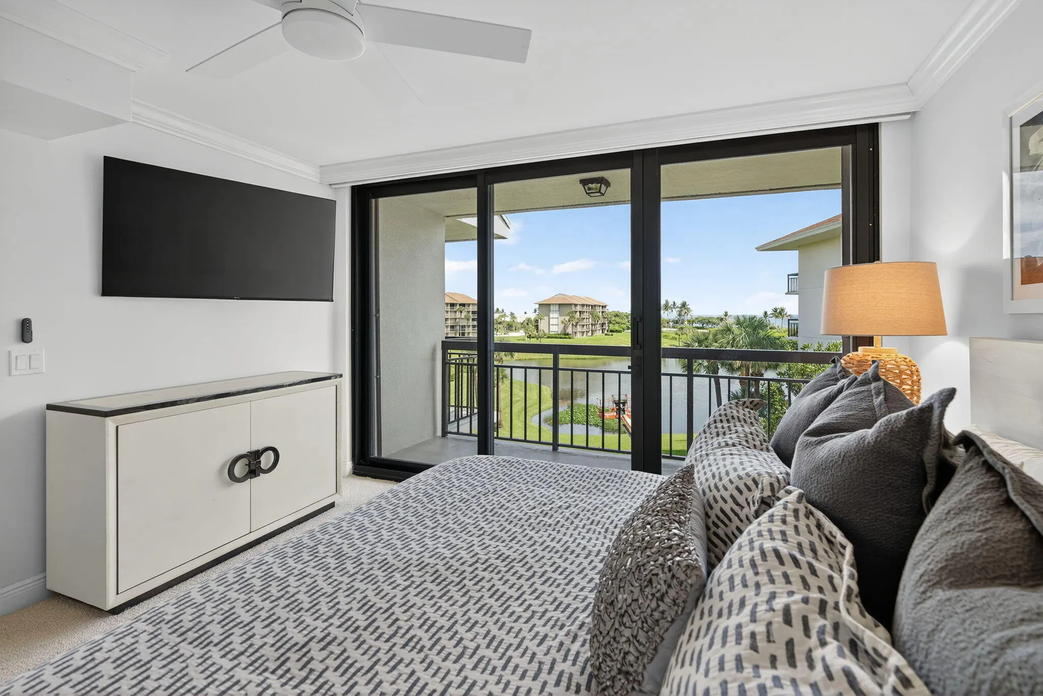 501 S Seas Drive, #406