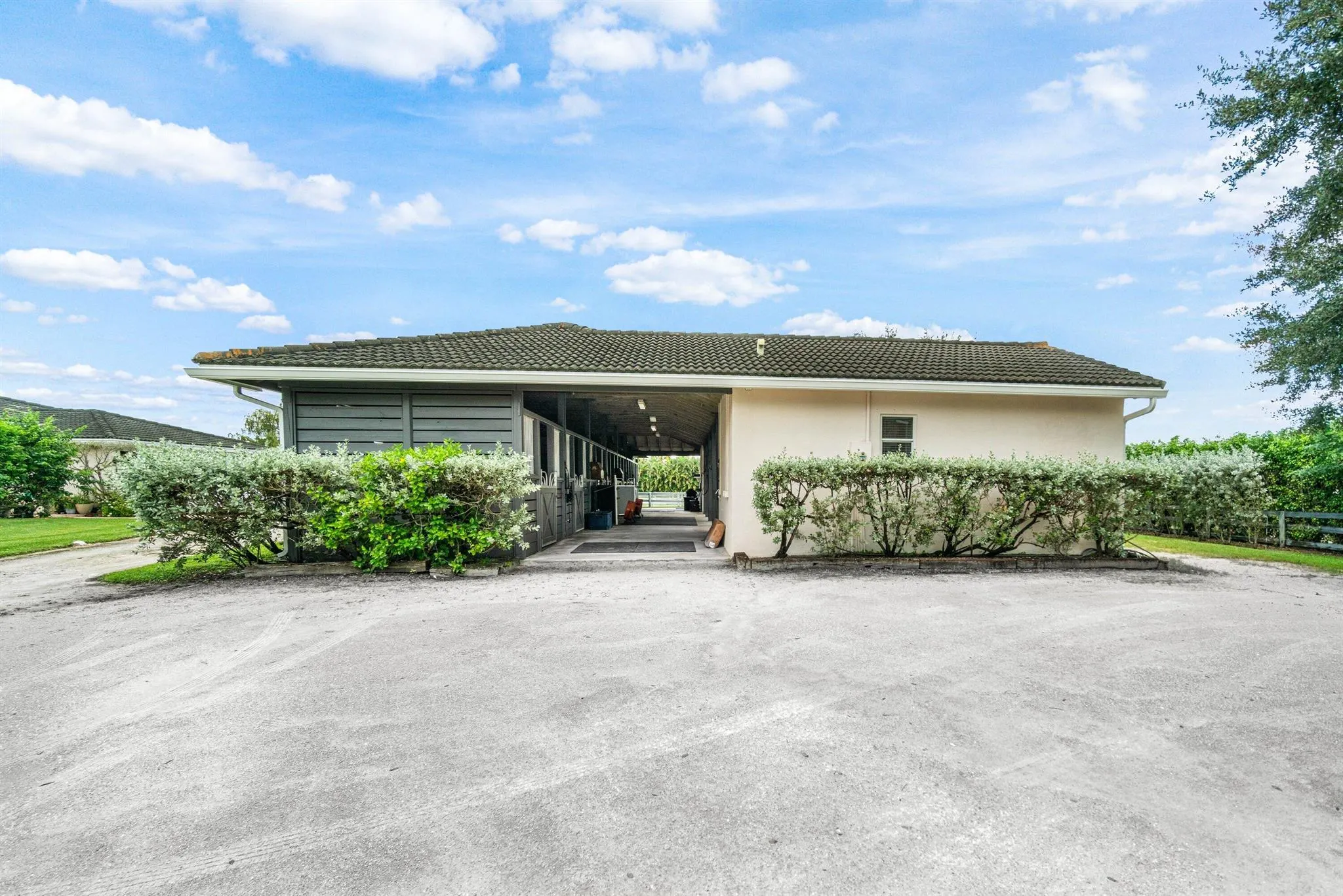 14539 Belmont Trace, #(2 Stalls And Studio)