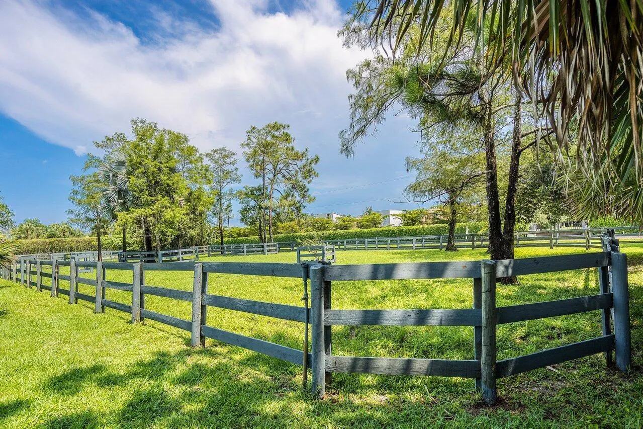 14539 Belmont Trace, #(2 Stalls And Studio)