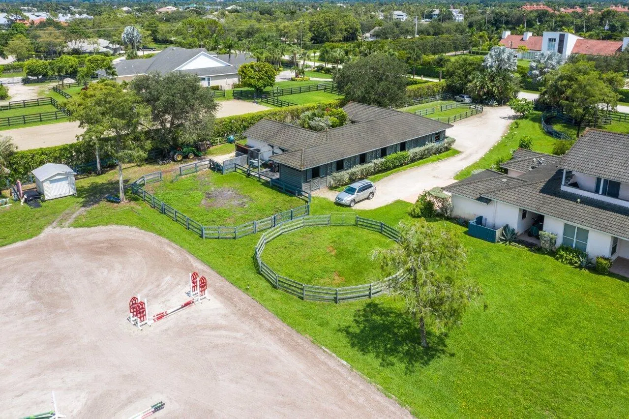 14539 Belmont Trace, #(2 Stalls And Studio)