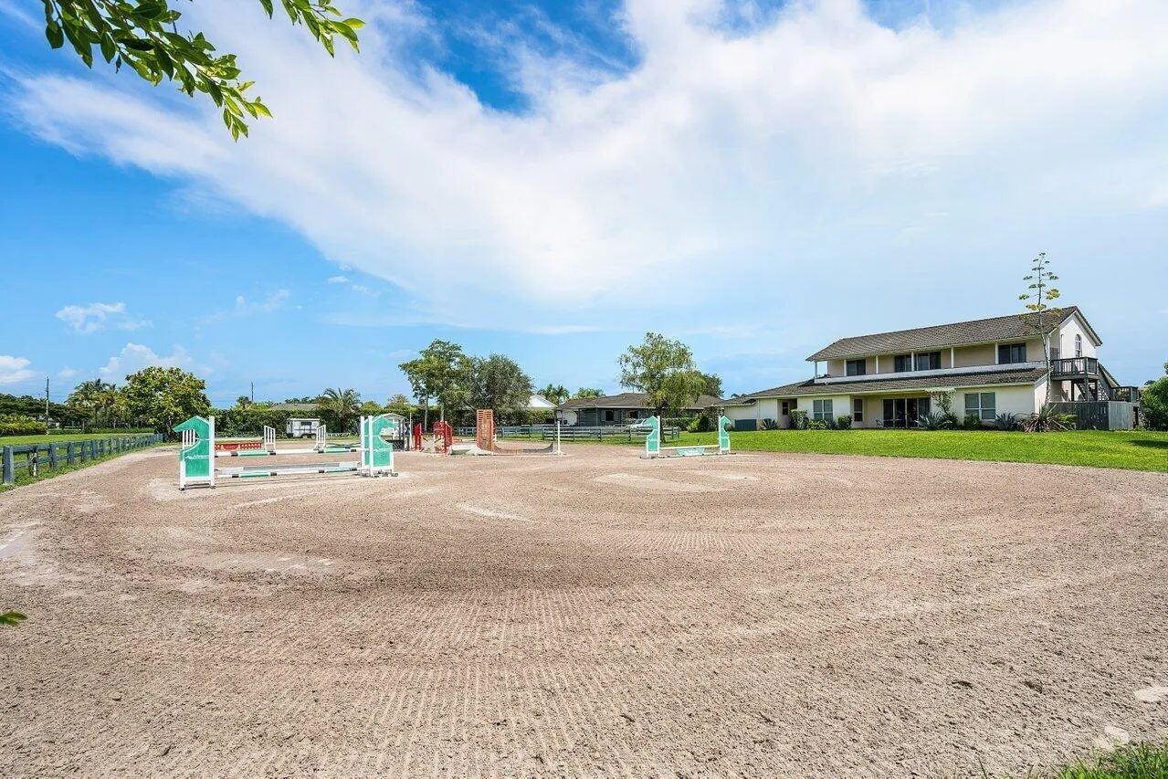 14539 Belmont Trace, #(2 Stalls And Studio)