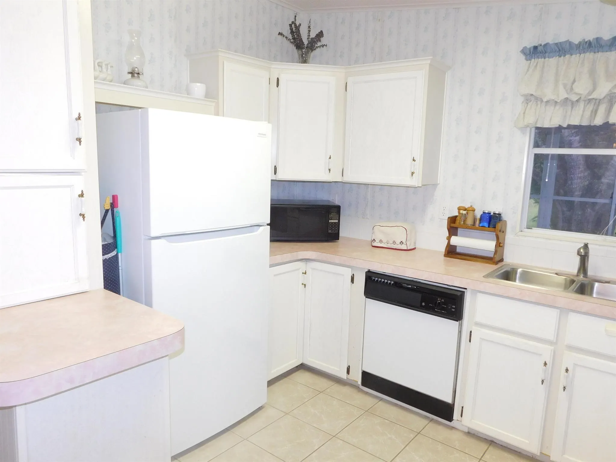 3311 Columbrina Circle