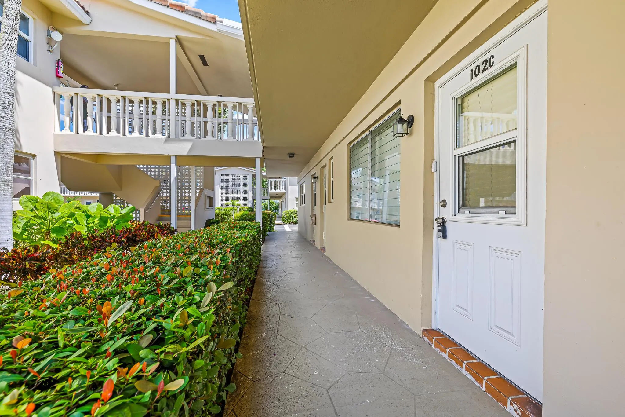 2121 NE 42nd Court, #102c