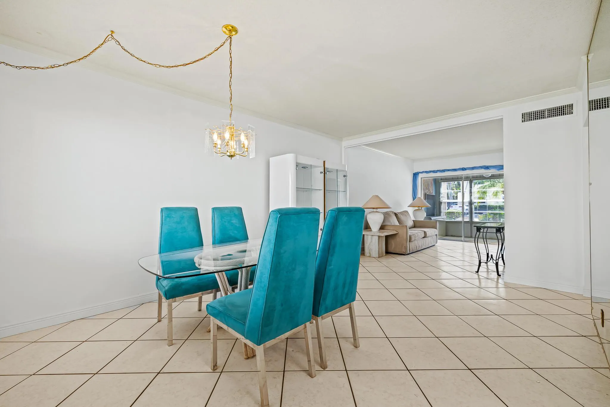 2121 NE 42nd Court, #102c