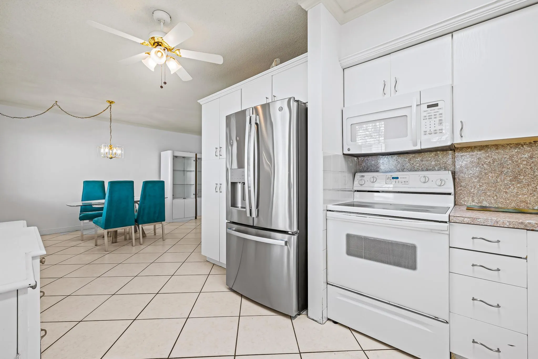 2121 NE 42nd Court, #102c