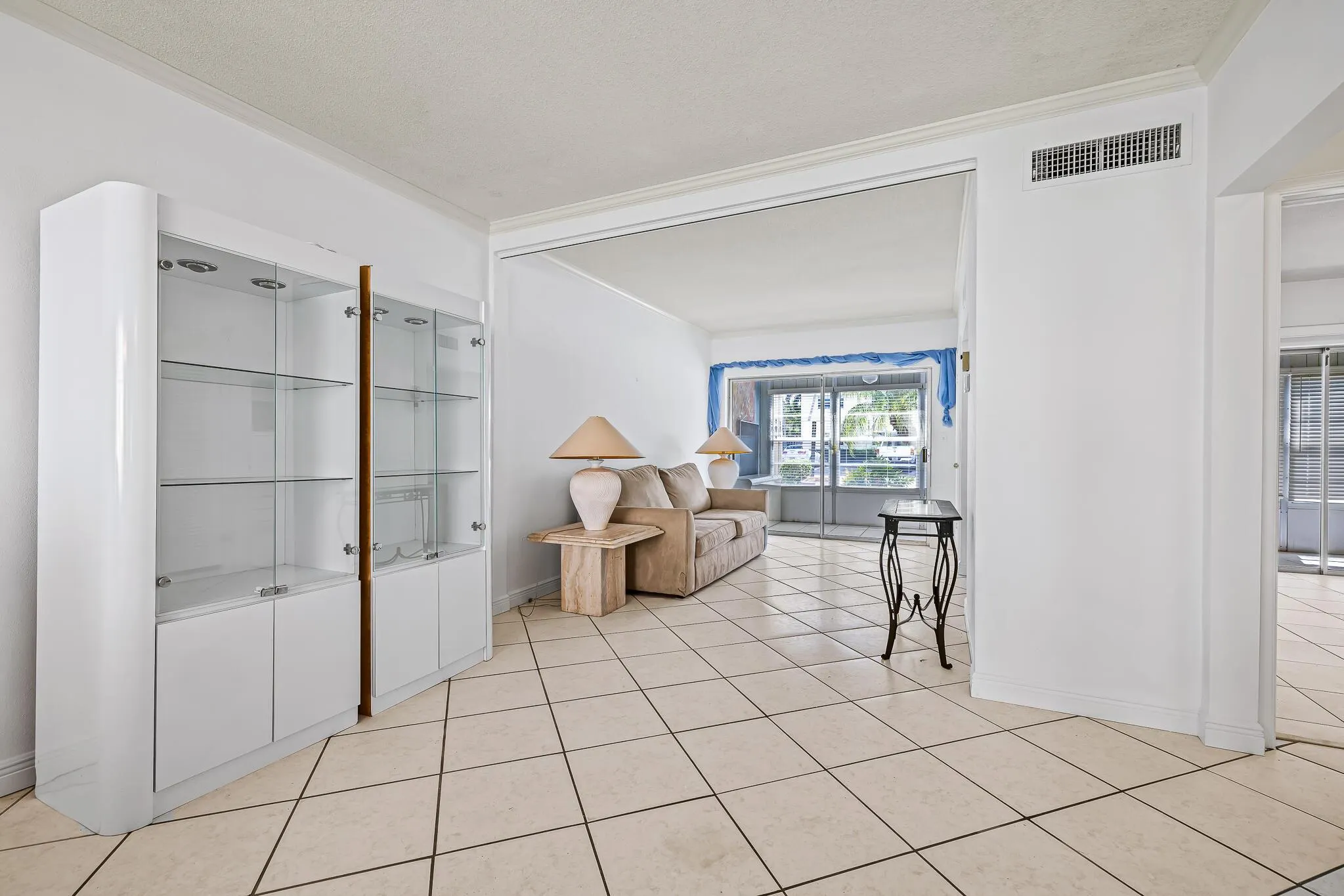 2121 NE 42nd Court, #102c