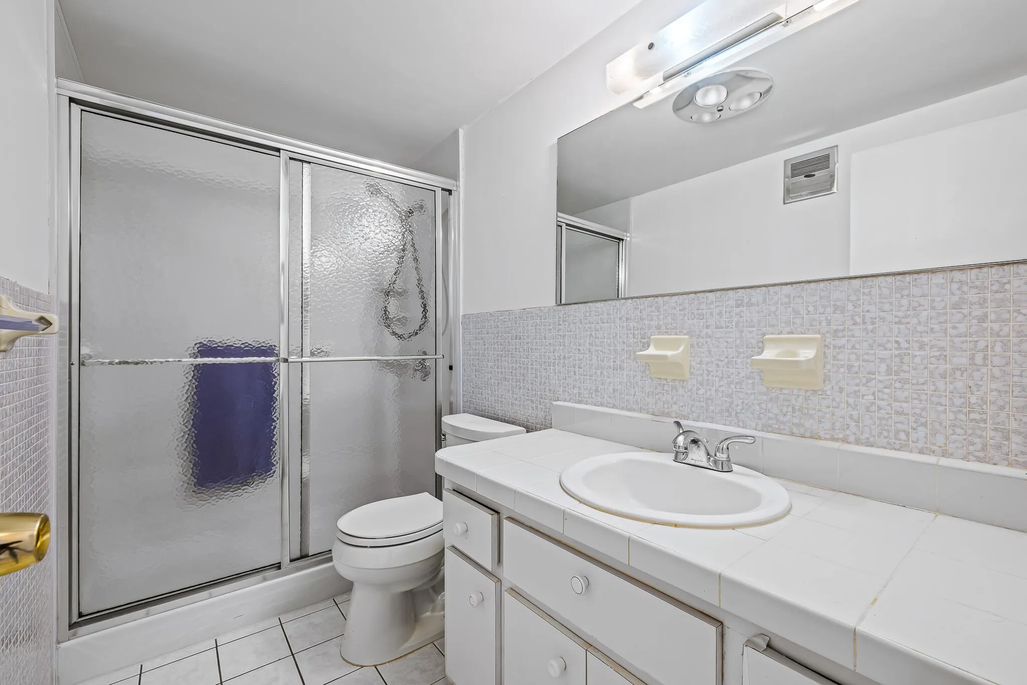 2121 NE 42nd Court, #102c
