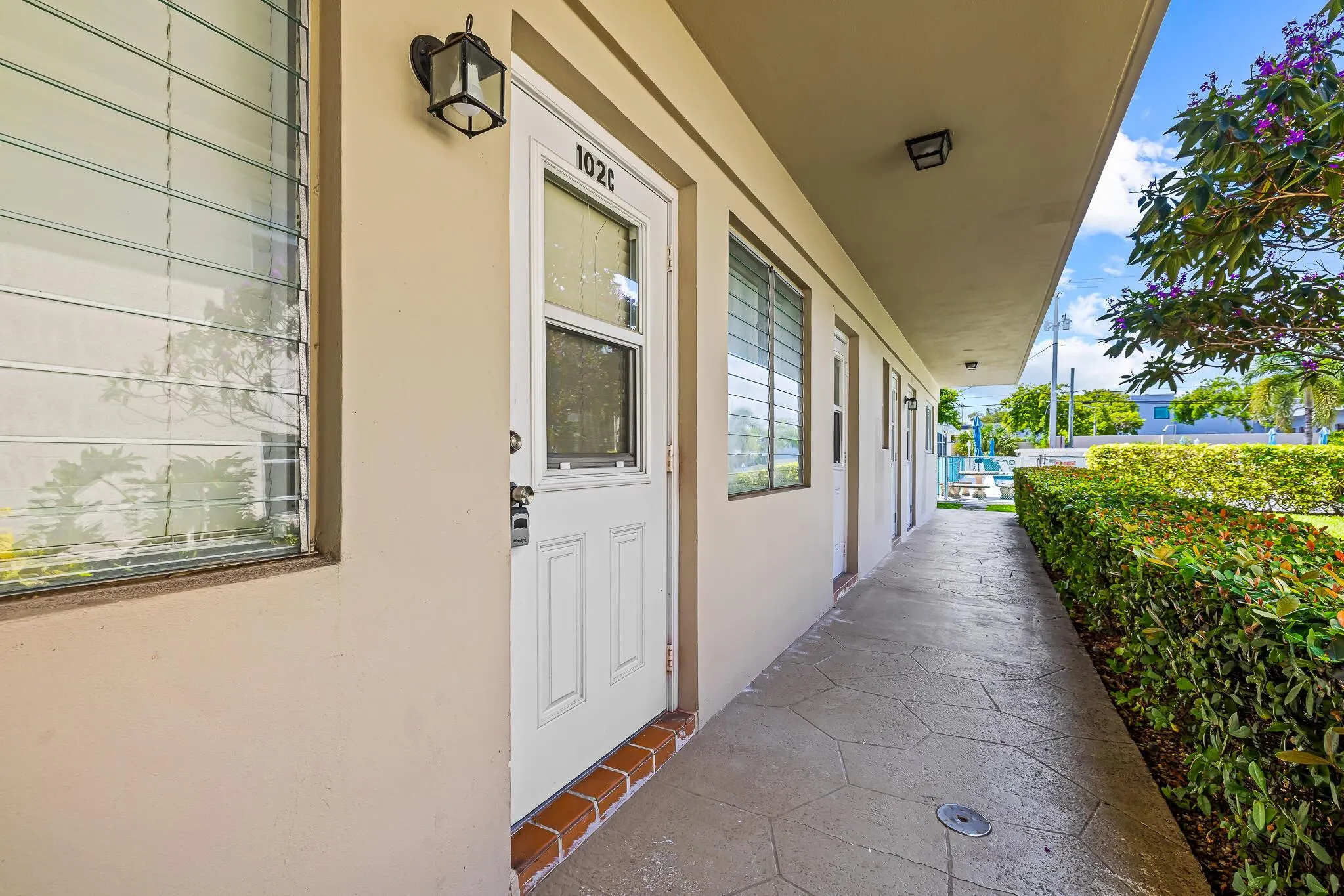 2121 NE 42nd Court, #102c