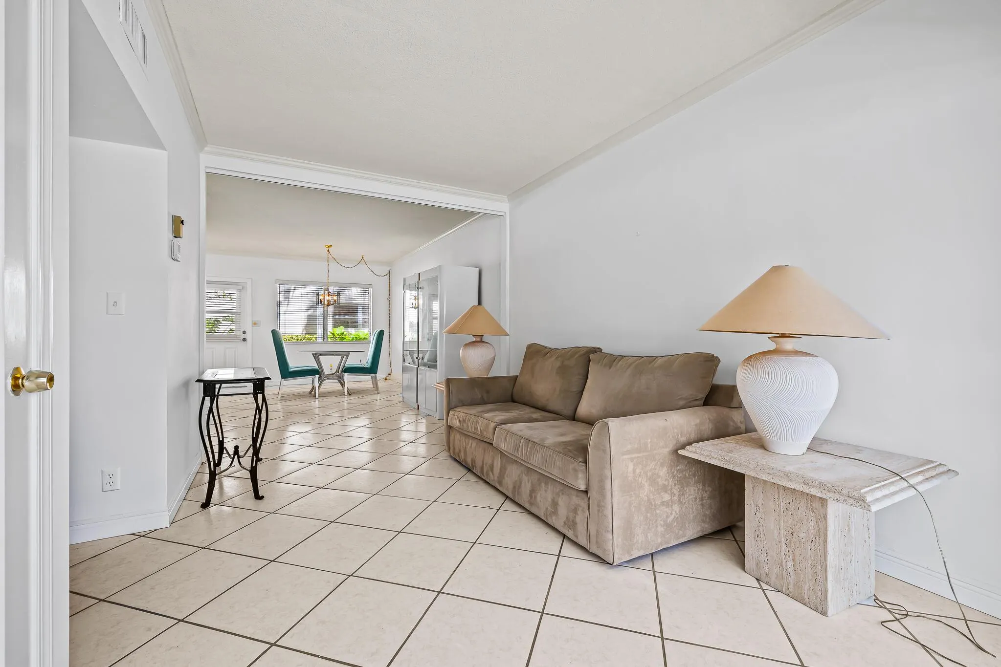2121 NE 42nd Court, #102c