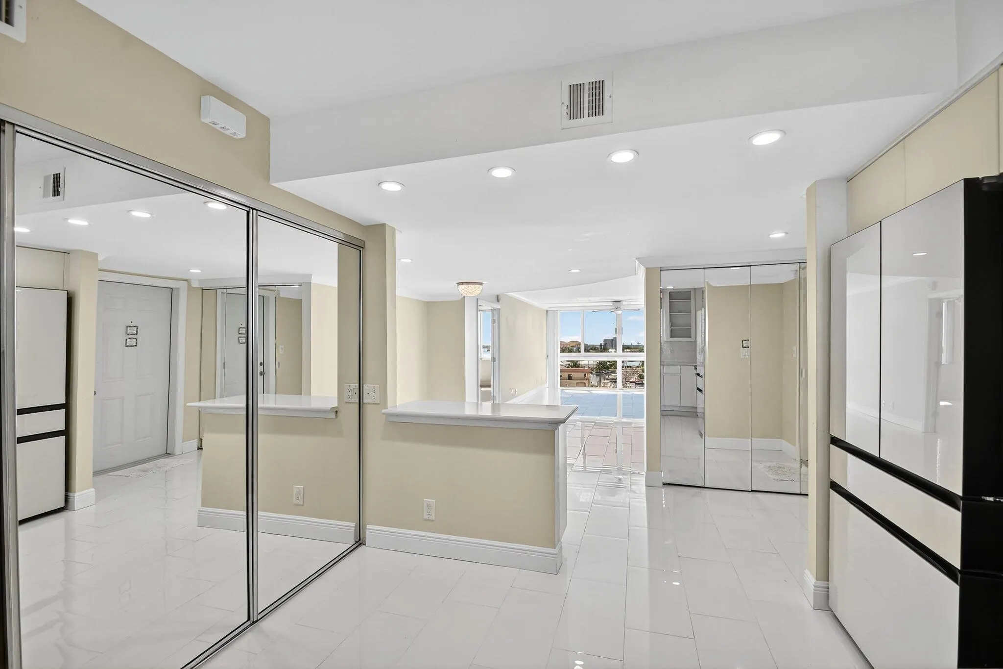 301 Lake Shore Drive, #711