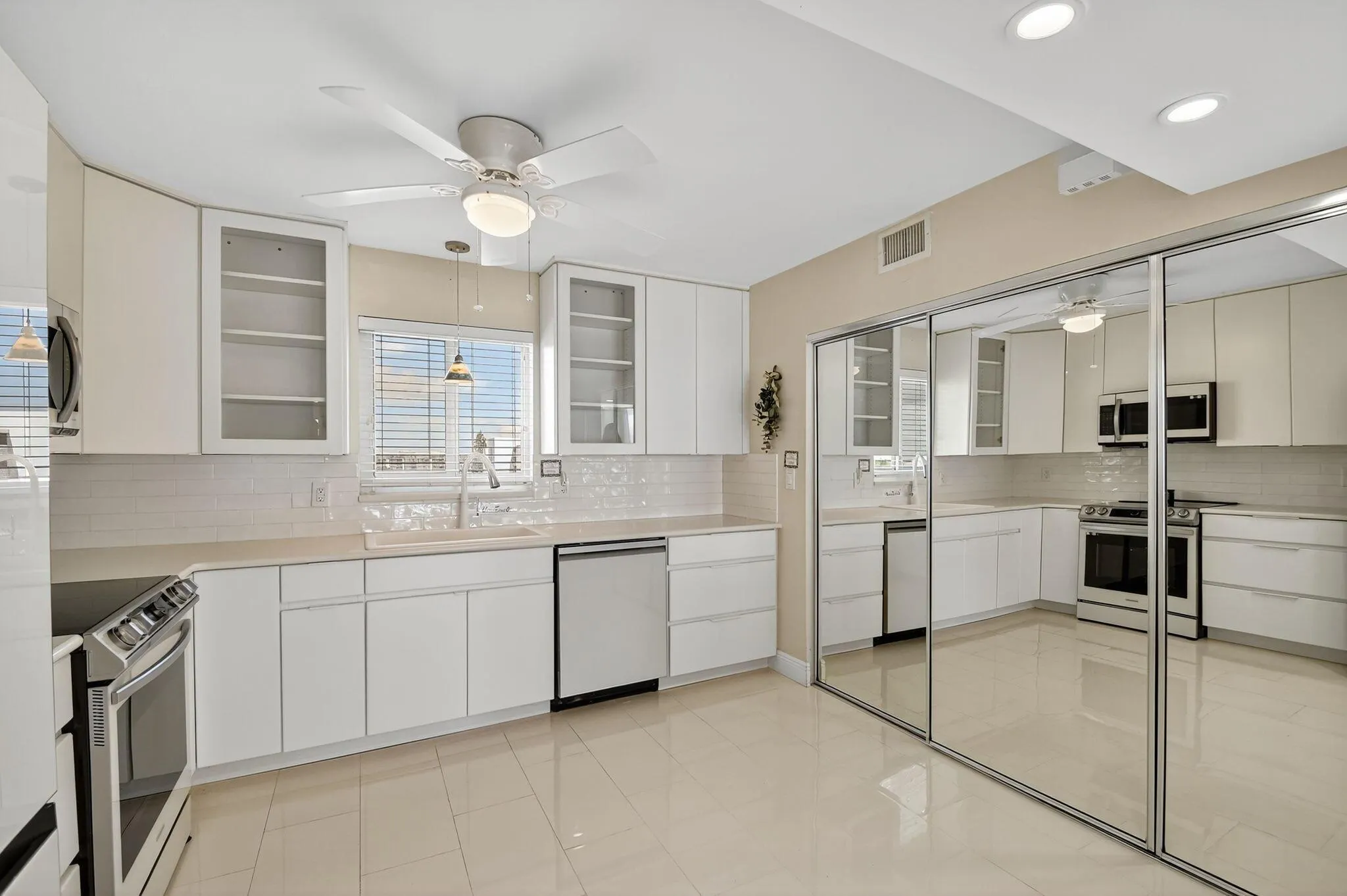 301 Lake Shore Drive, #711