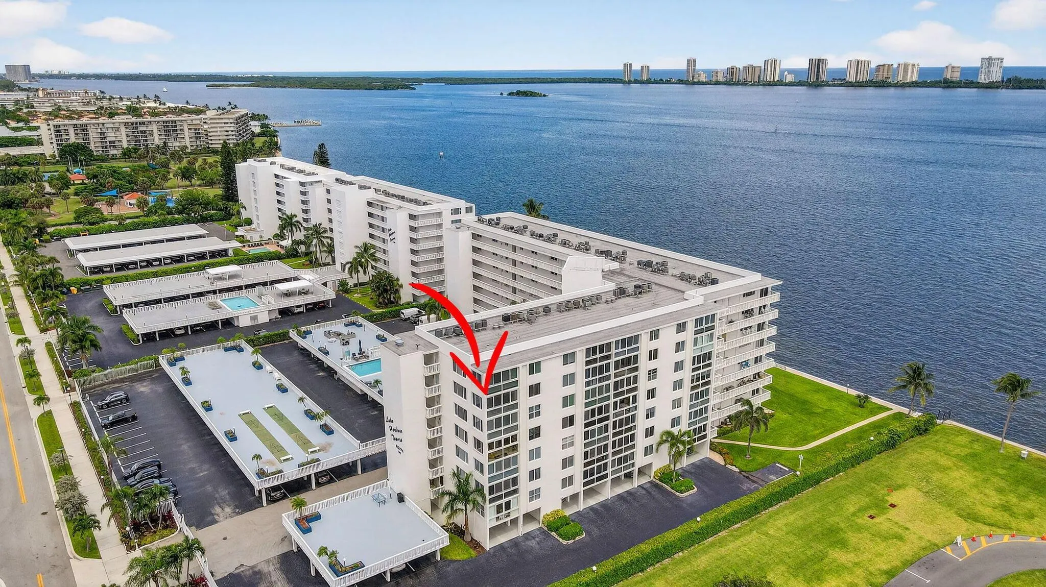 301 Lake Shore Drive, #711