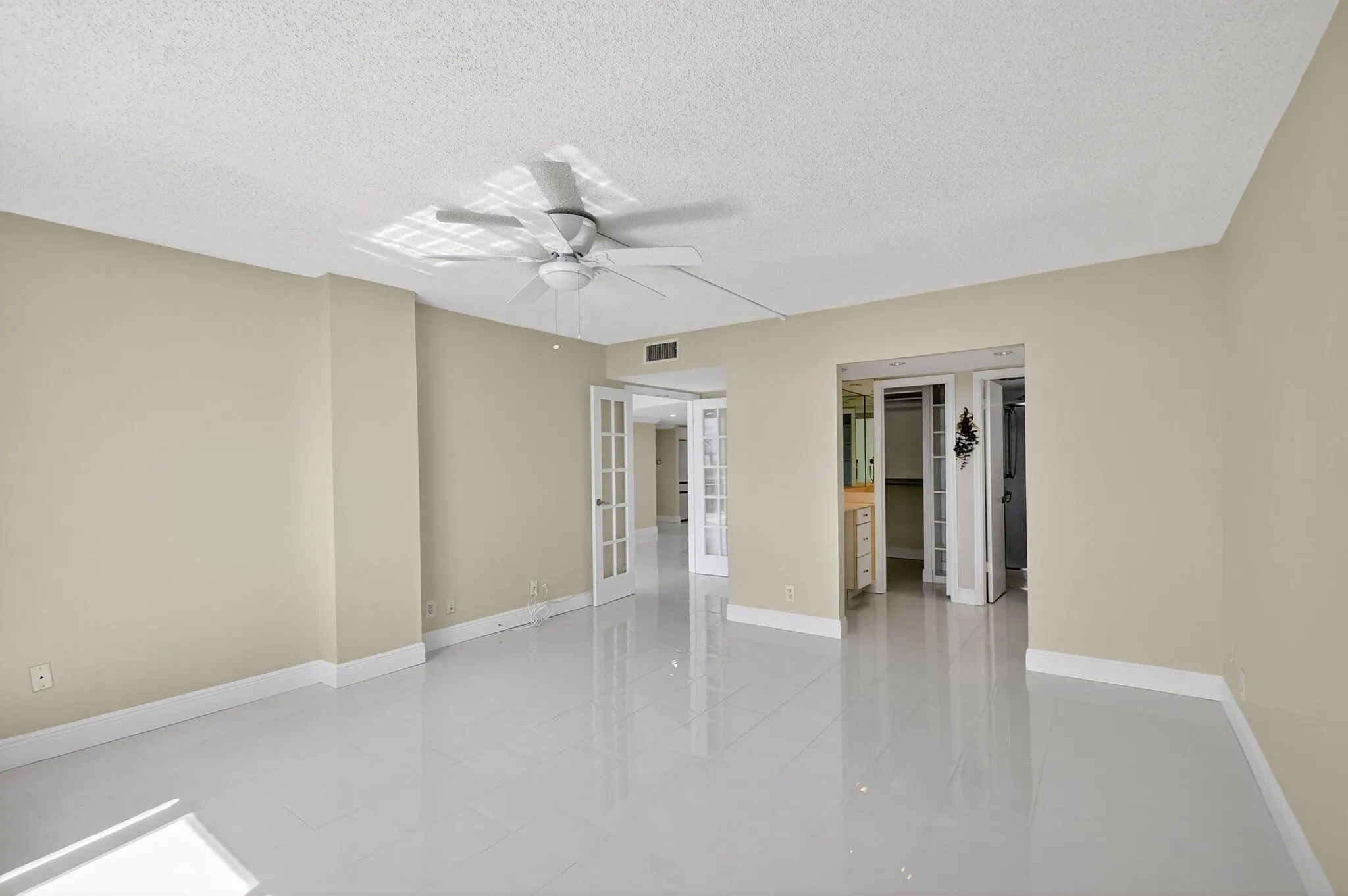301 Lake Shore Drive, #711