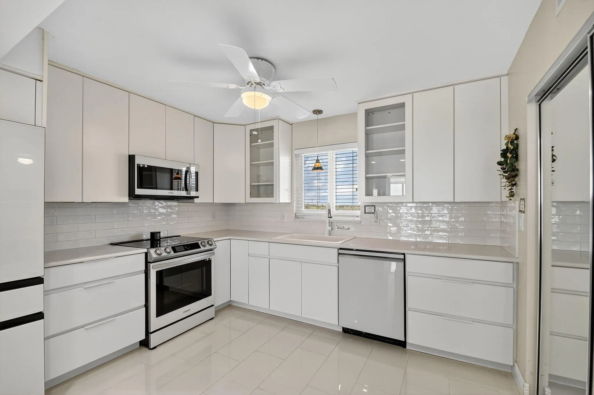 301 Lake Shore Drive, #711
