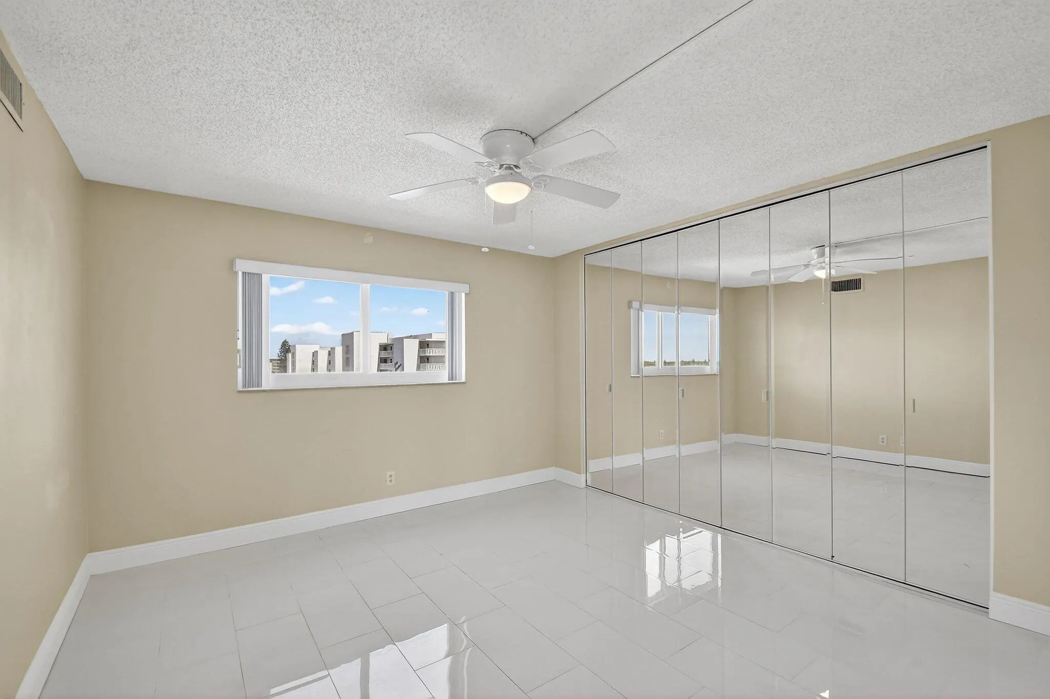 301 Lake Shore Drive, #711
