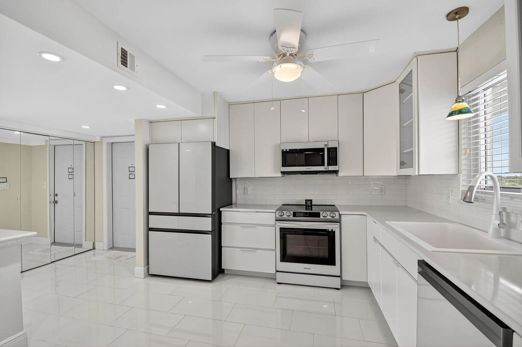 301 Lake Shore Drive, #711