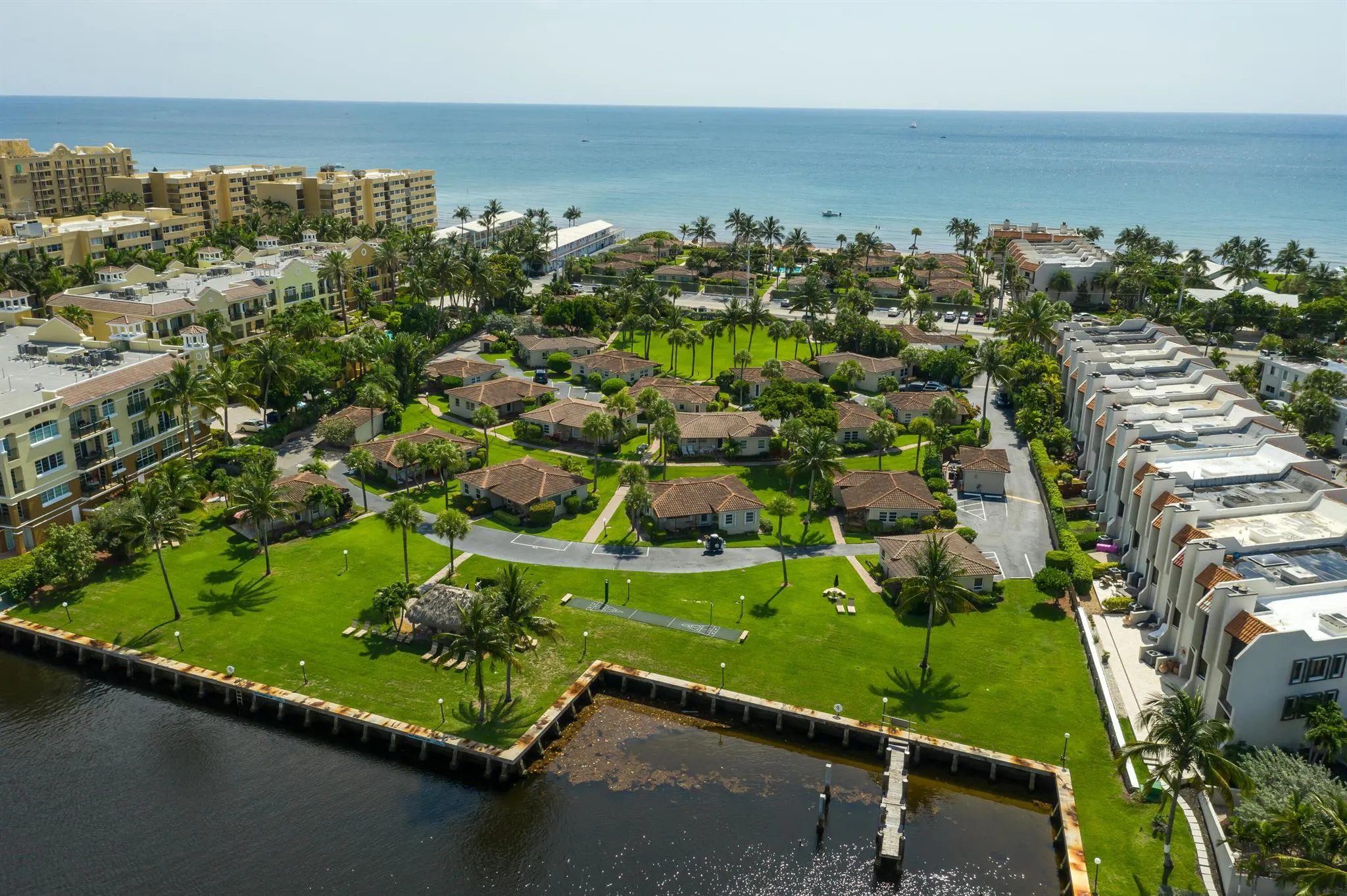 1225 Hillsboro Mile, #M2