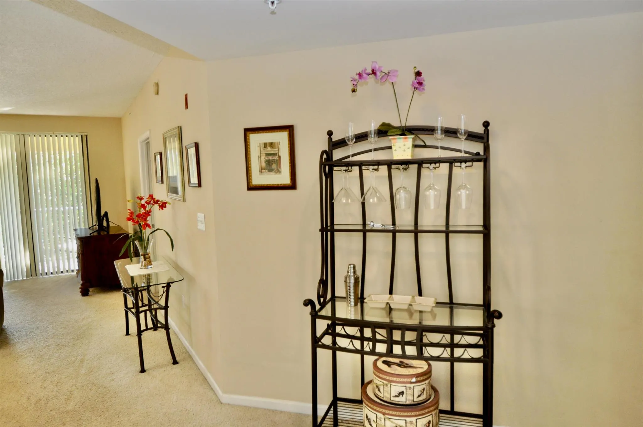 200 Uno Lago Drive, #201