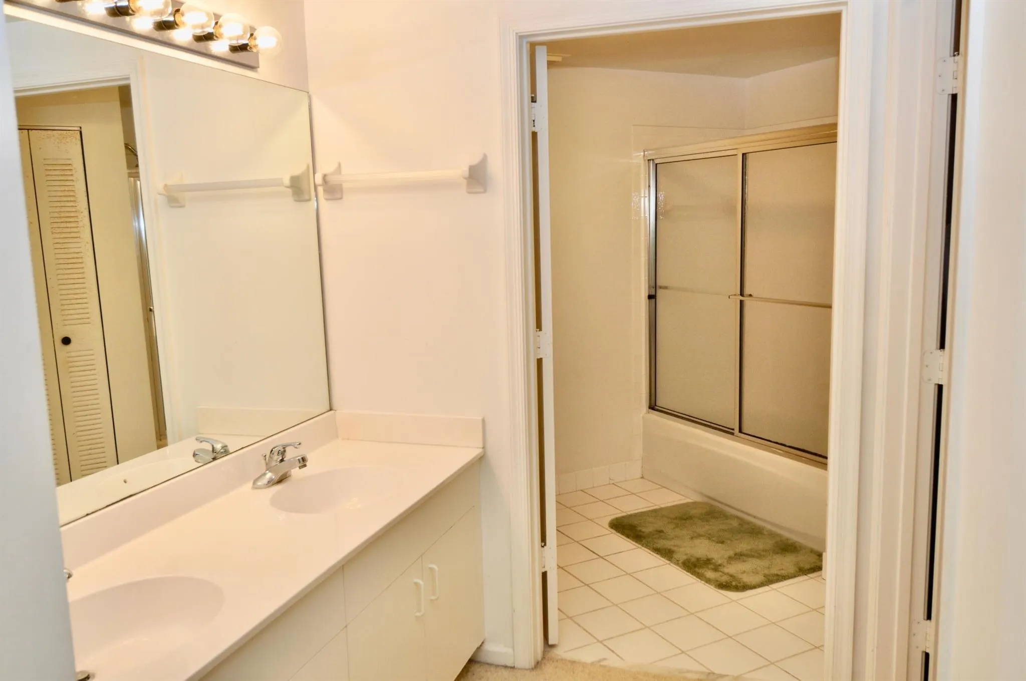 200 Uno Lago Drive, #201