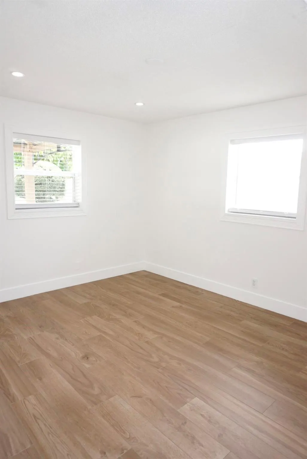 403 Pinegrove Avenue