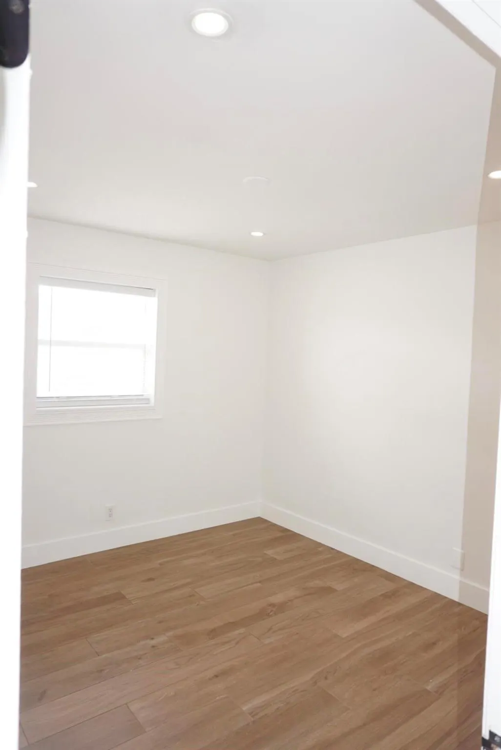 403 Pinegrove Avenue
