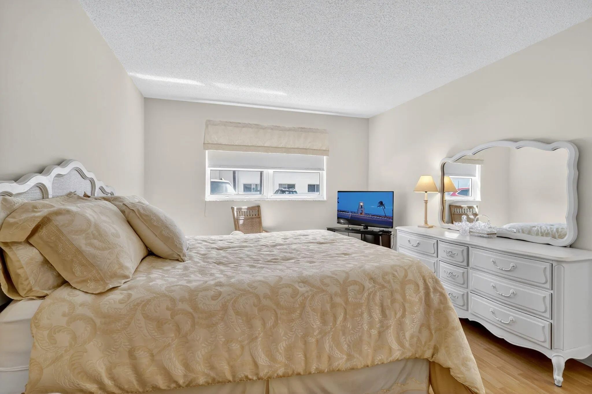 624 Snug Harbor Drive, #B8