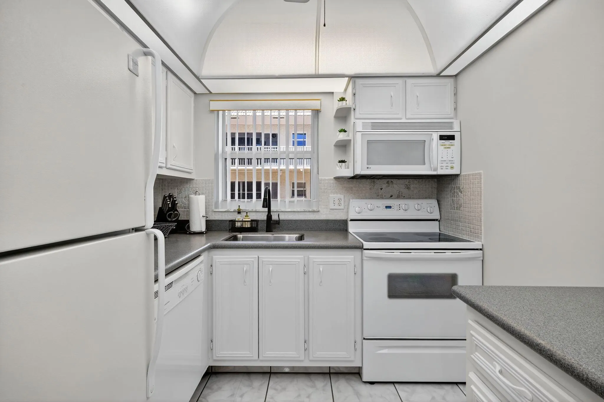 624 Snug Harbor Drive, #B8