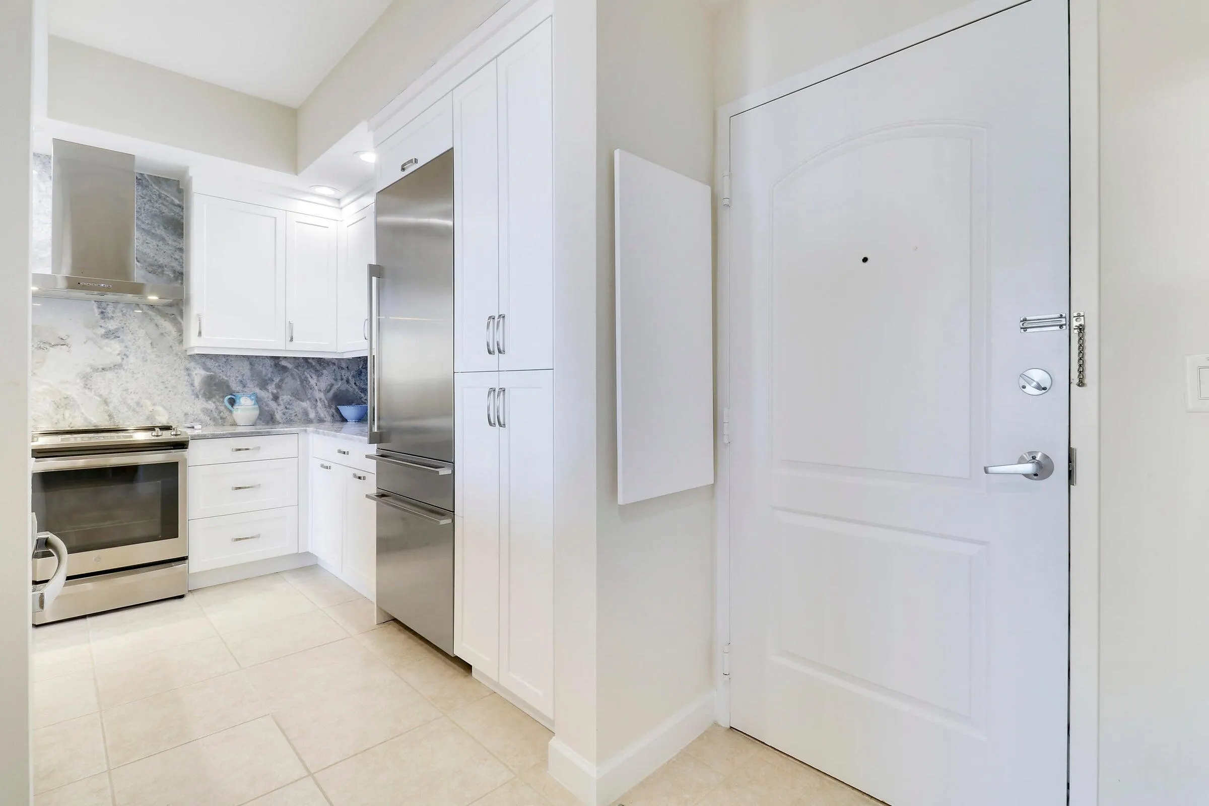 801 S Olive Avenue, #902
