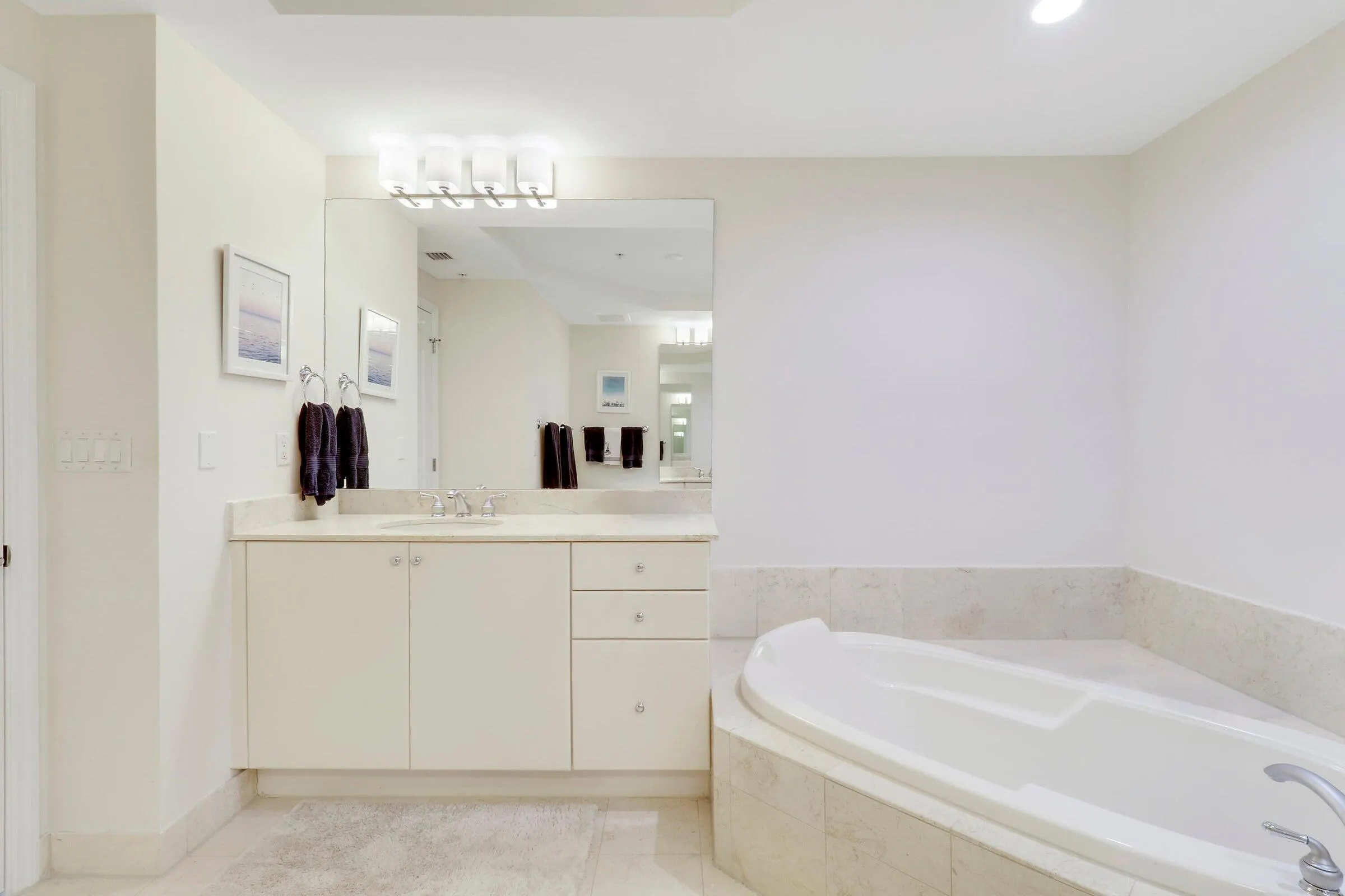 801 S Olive Avenue, #902