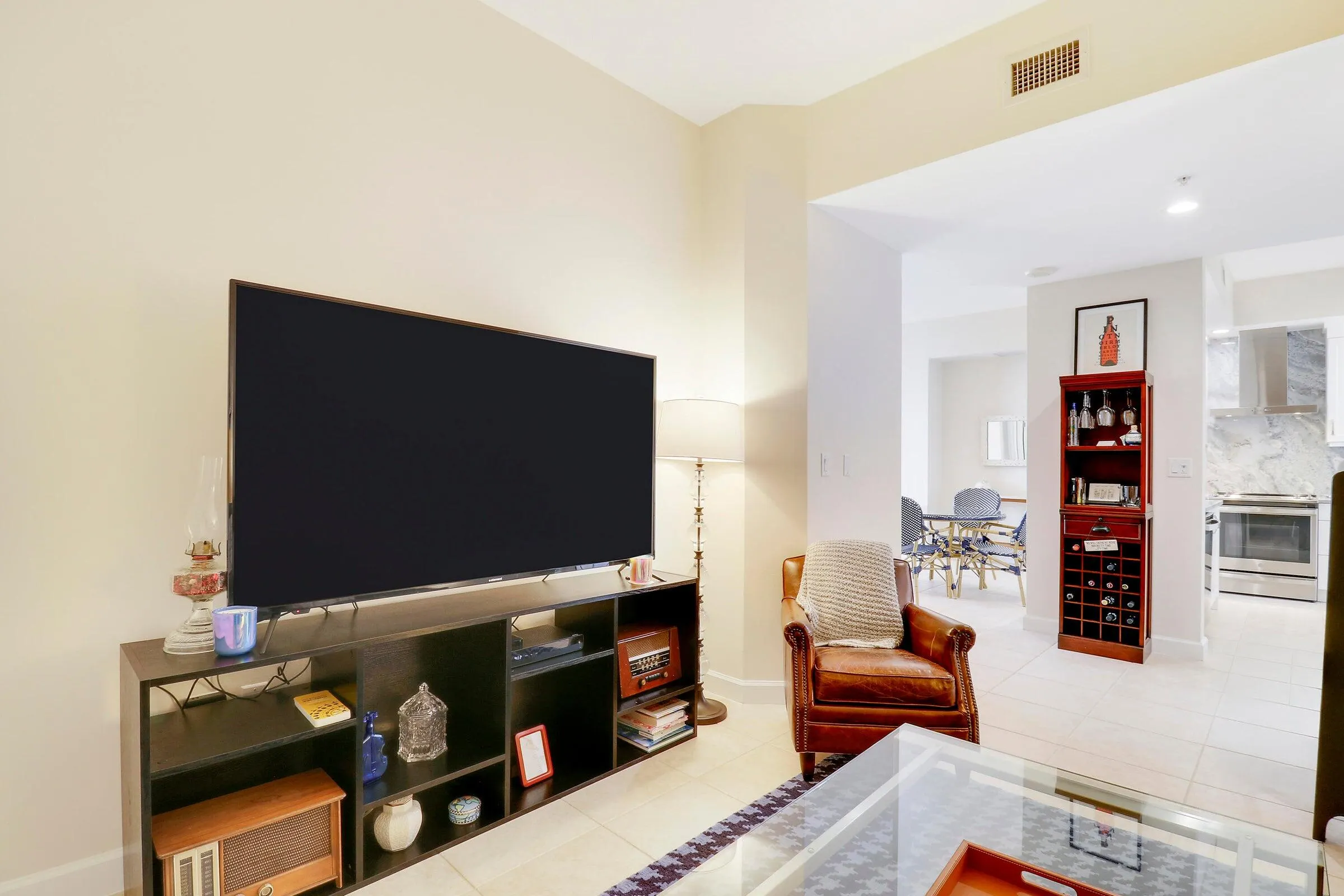 801 S Olive Avenue, #902