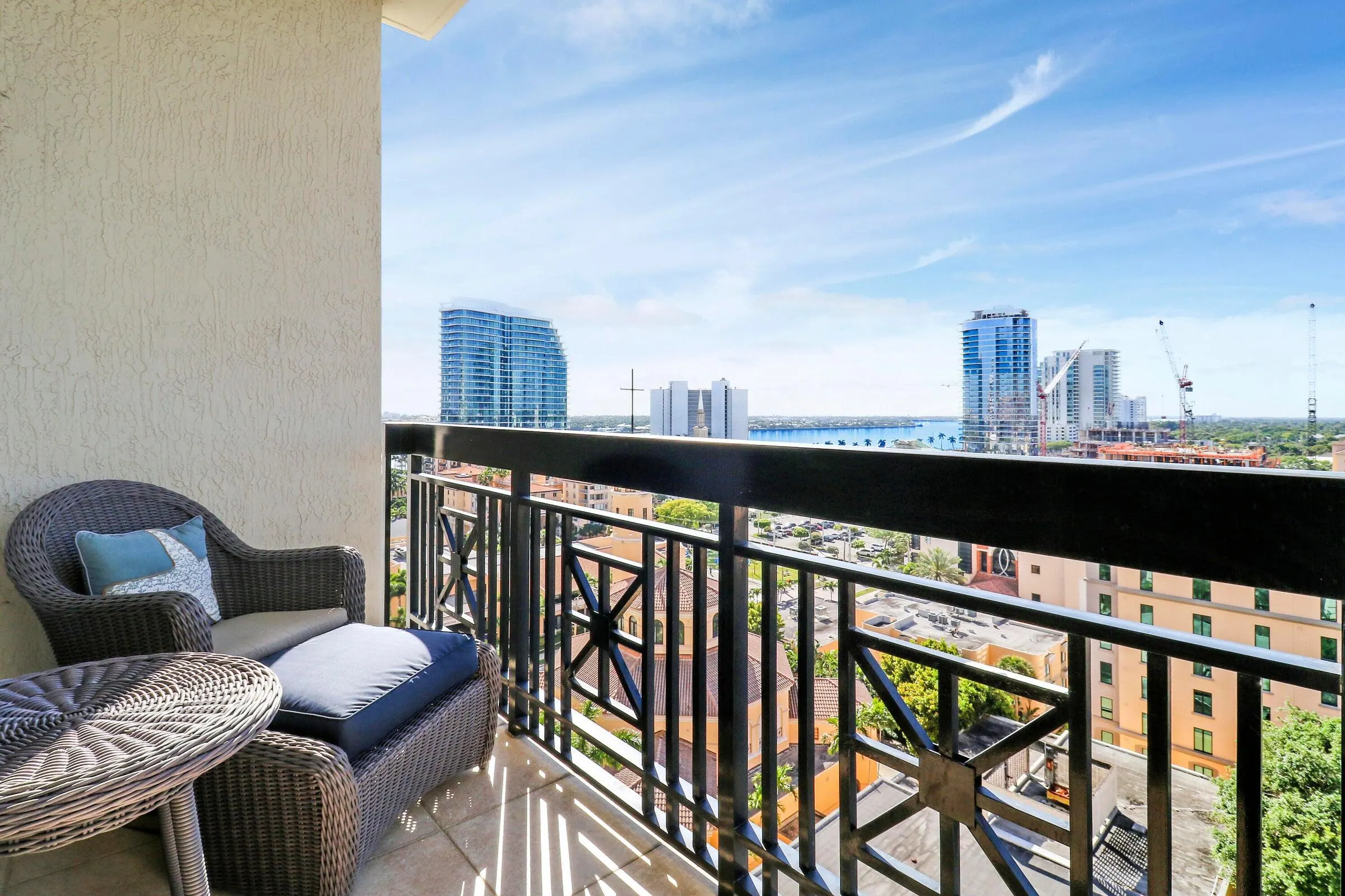 801 S Olive Avenue, #902