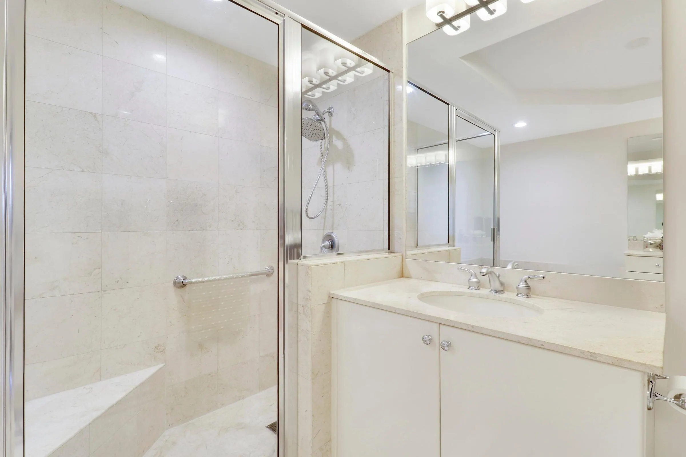 801 S Olive Avenue, #902