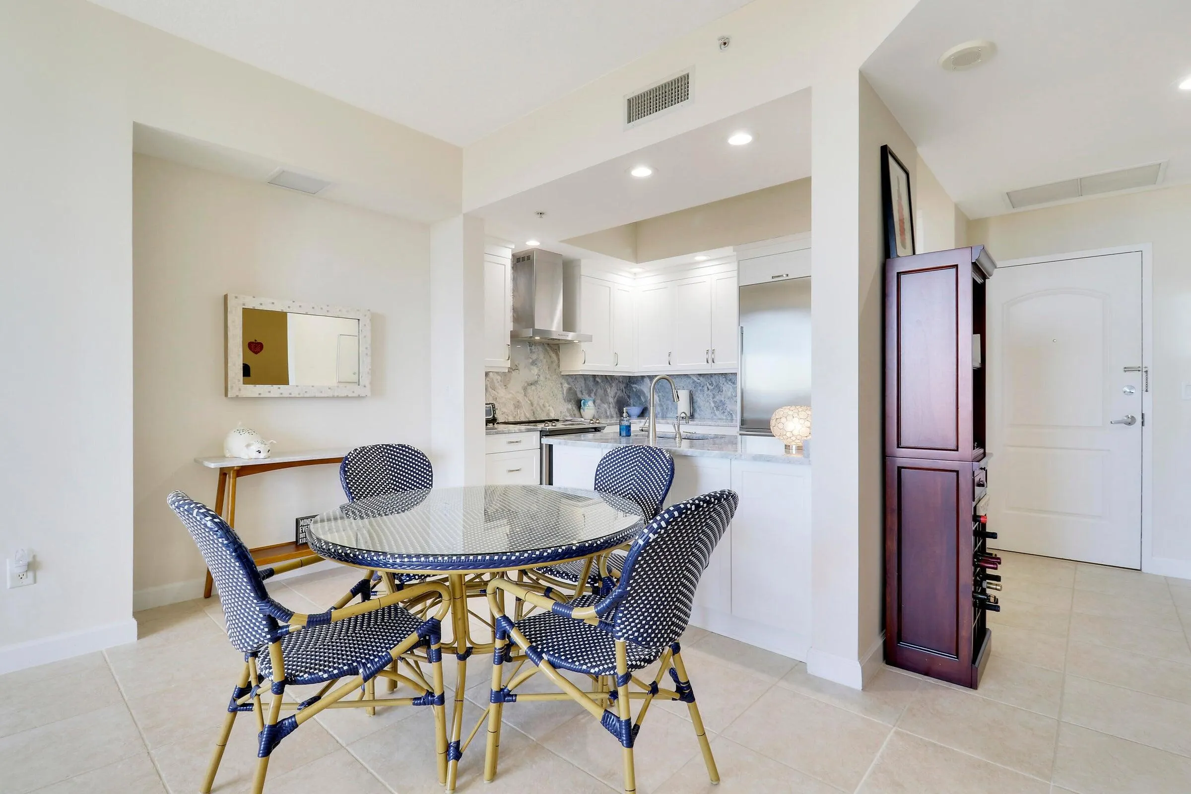801 S Olive Avenue, #902