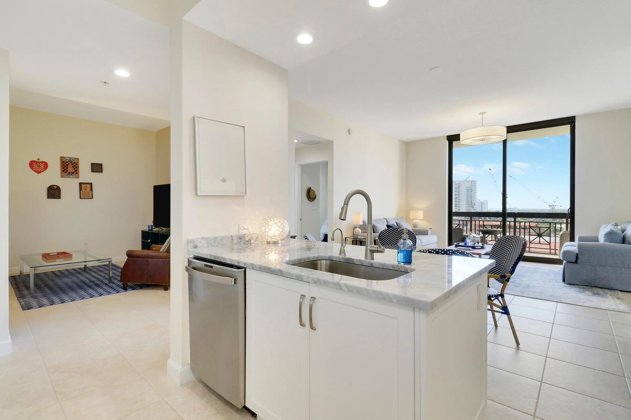 801 S Olive Avenue, #902